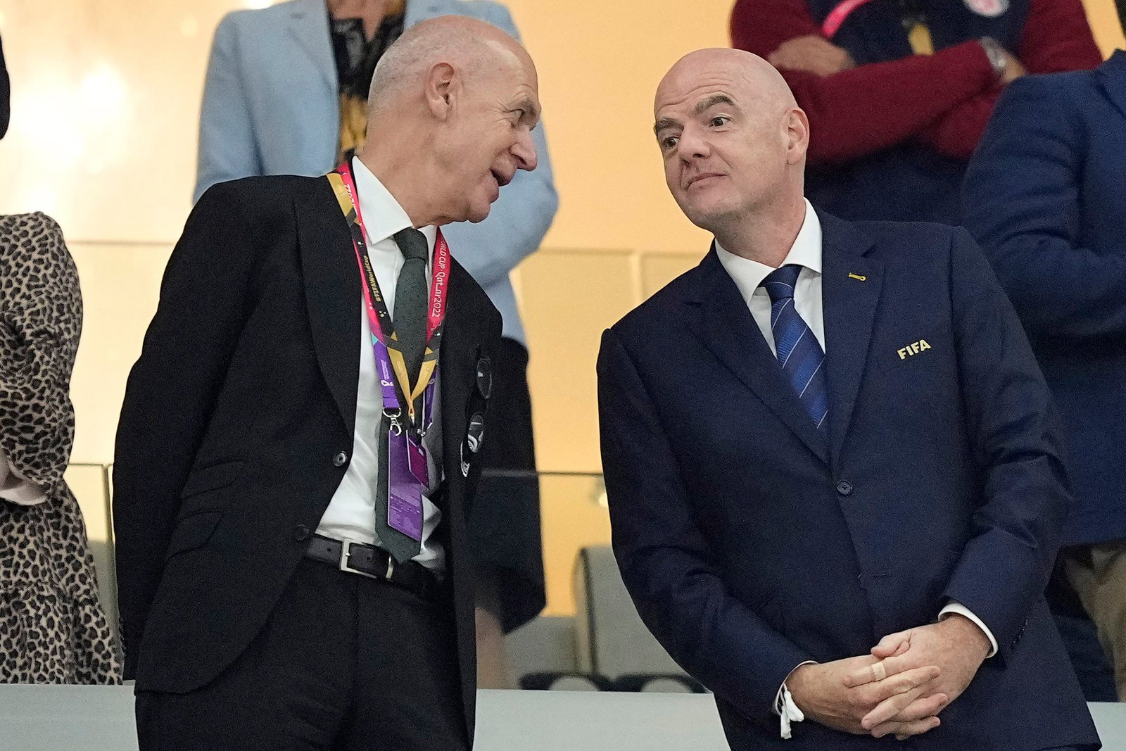 Bernd Neuendorf (l) ist mehr gut auf Gianni Infantino zu sprechen. (Archivbild)
