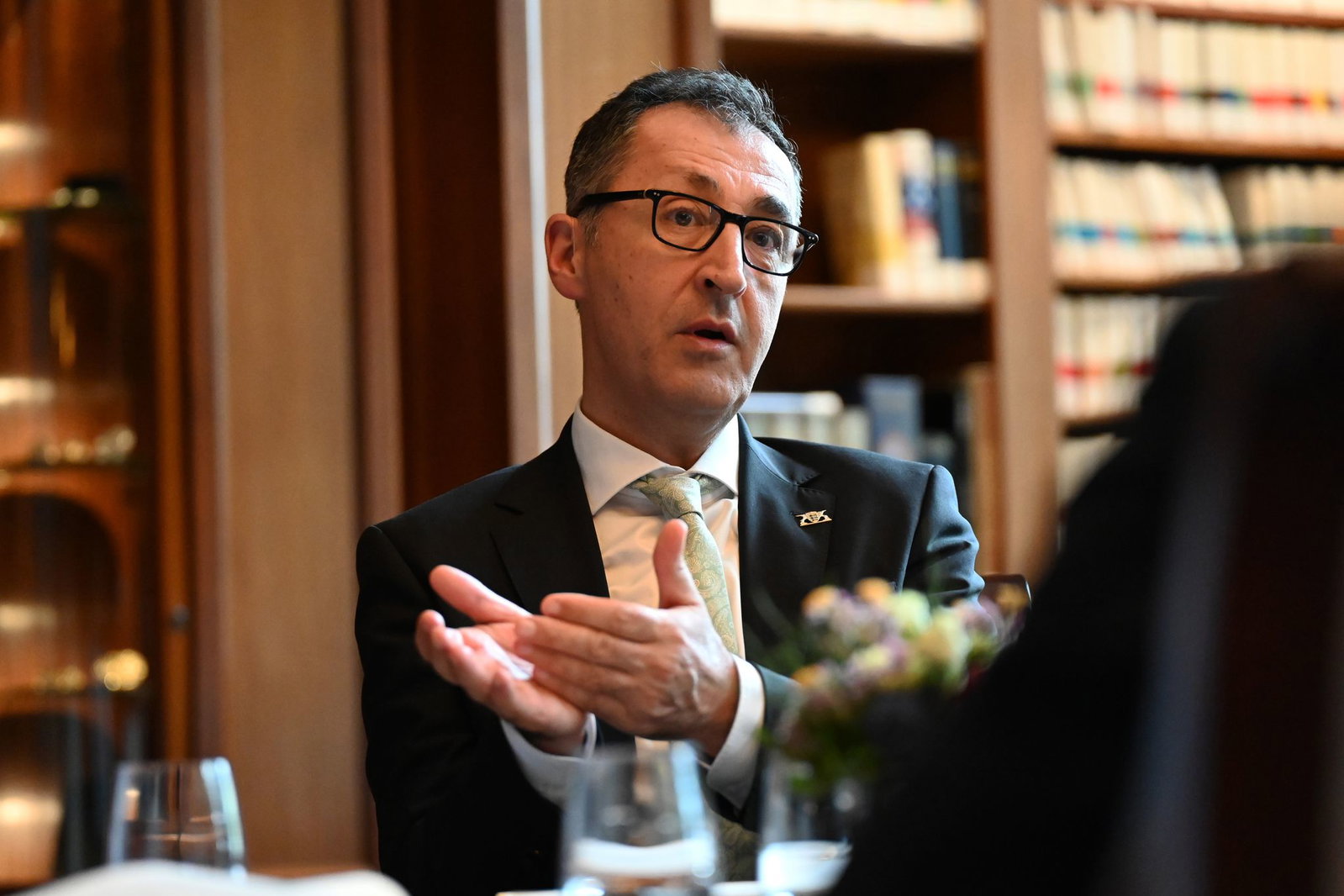 Özdemir ist erst seit ein paar Monaten Ministerpräsident. (Archivbild)