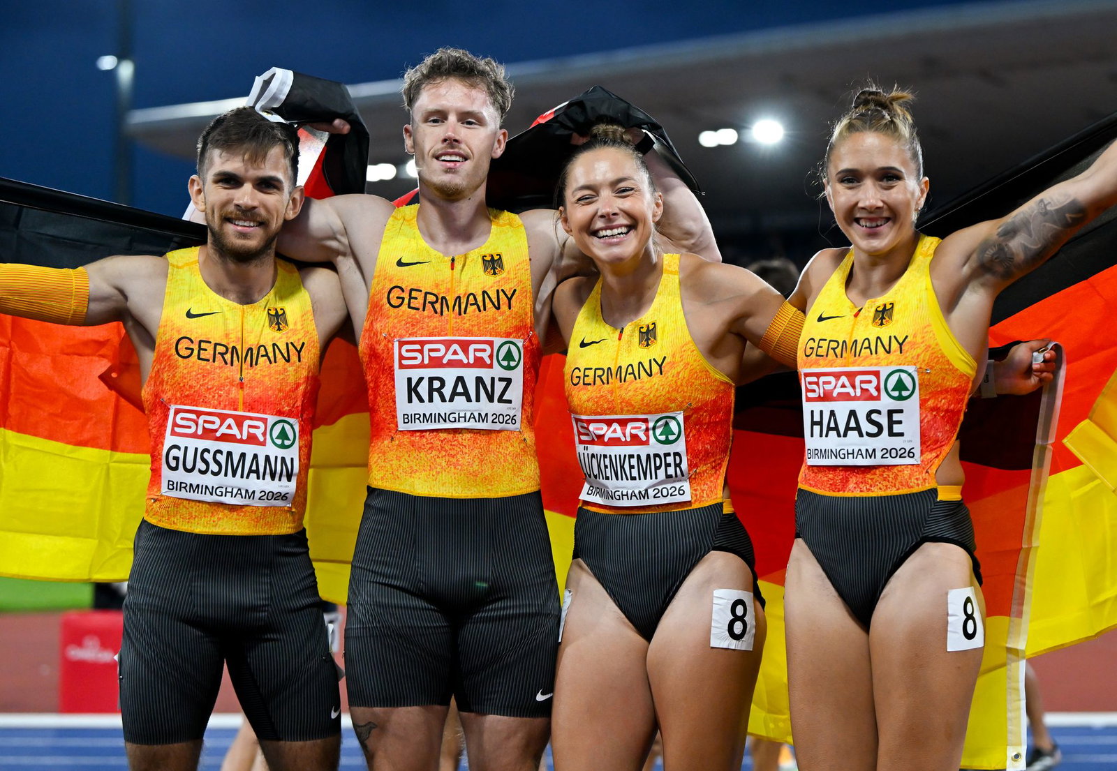 Die 4x100-Mixed-Staffel um Heiko Gussmann, Kevin Kranz, Gina Lückenkemper und Rebekka Haase (von links nach rechts) gewann EM-Silber.