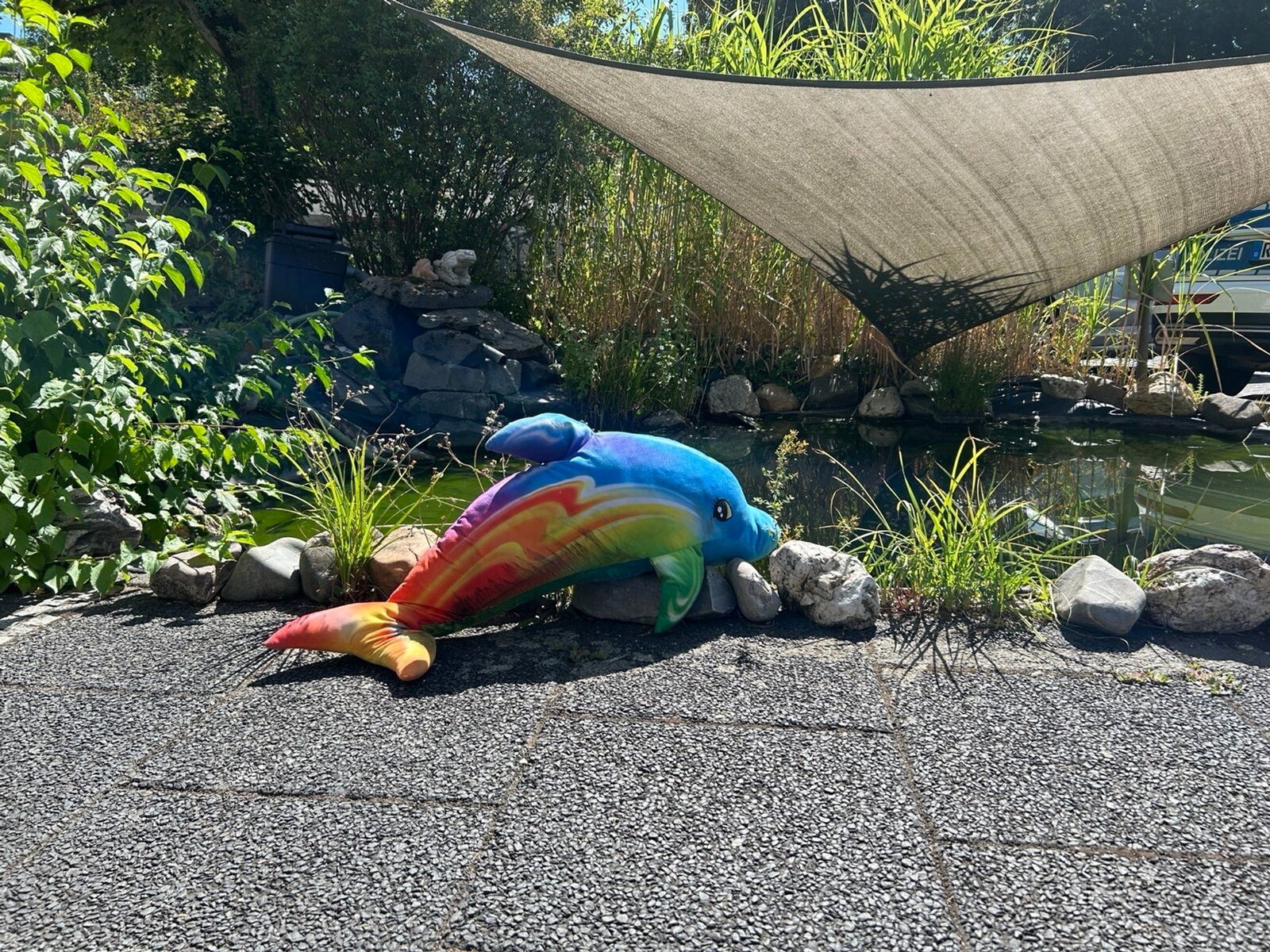 Wer das Delfin-Kuscheltier vermisst, kann sich bei der Polizei melden.