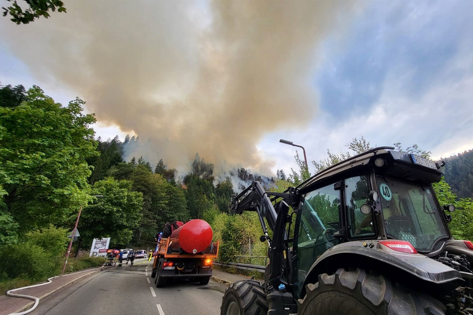Der Wetterdienst erwartet Regen im Gebiet des Waldbrands.