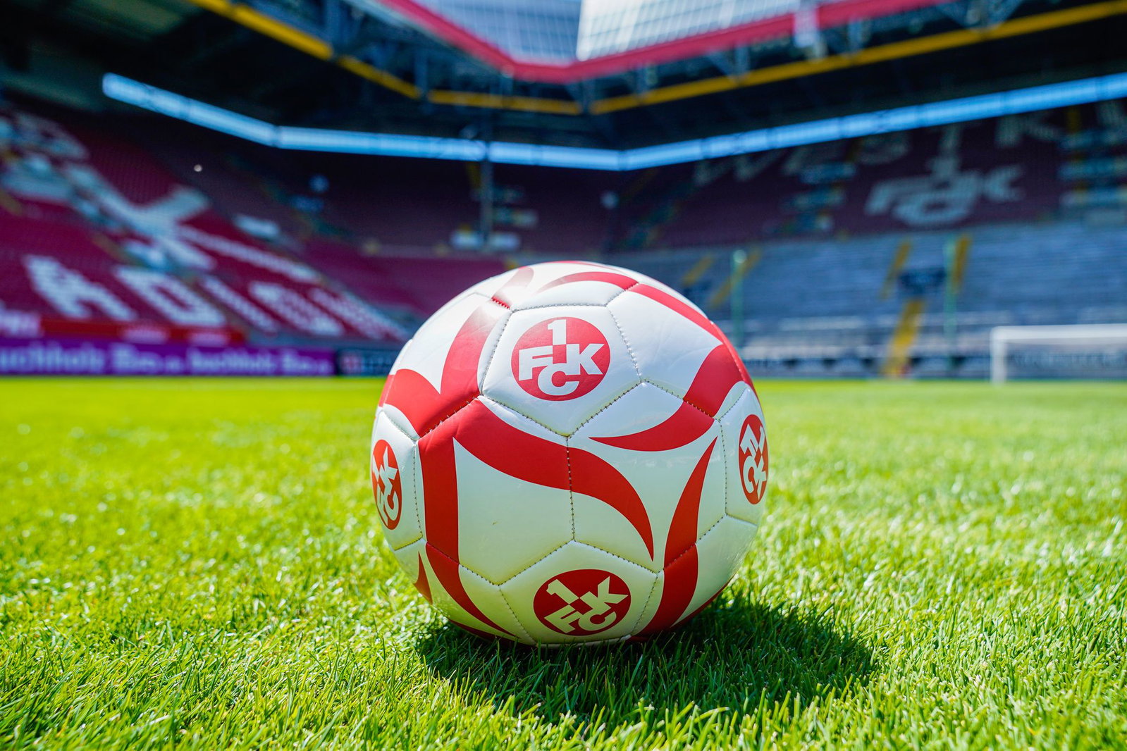 Der FCK verpflichtet einen weiteren Spieler aus der französischen Liga. (Symbolbild)