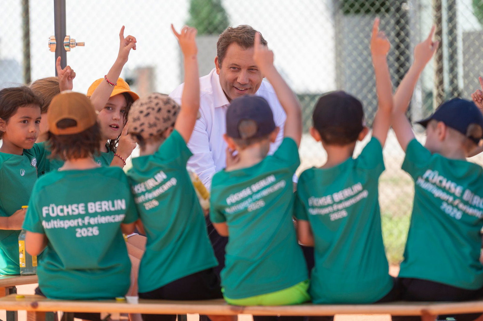Klingbeil sprach mit Kindern in einem Berliner Sportcamp über seine Pläne. 
