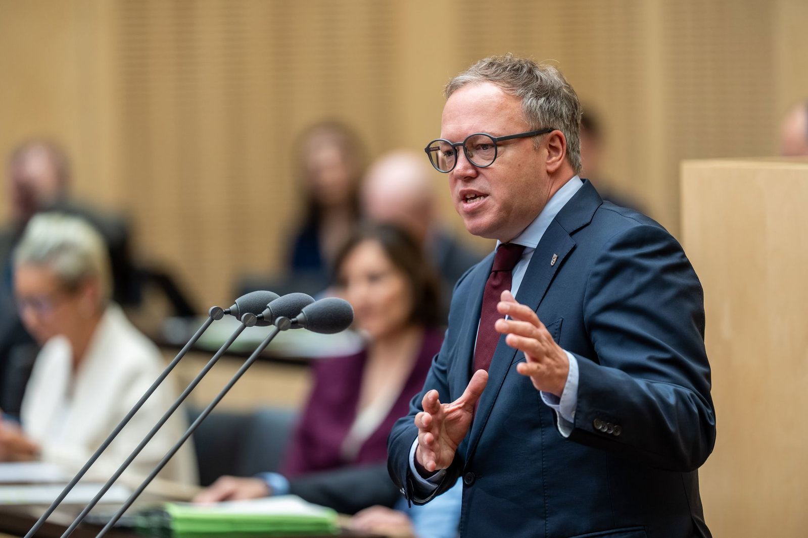 Thüringens Ministerpräsident Mario Voigt ist mit einem Widerspruch gegen die Aberkennung seines Doktortitels gescheitert. (Archivbild)