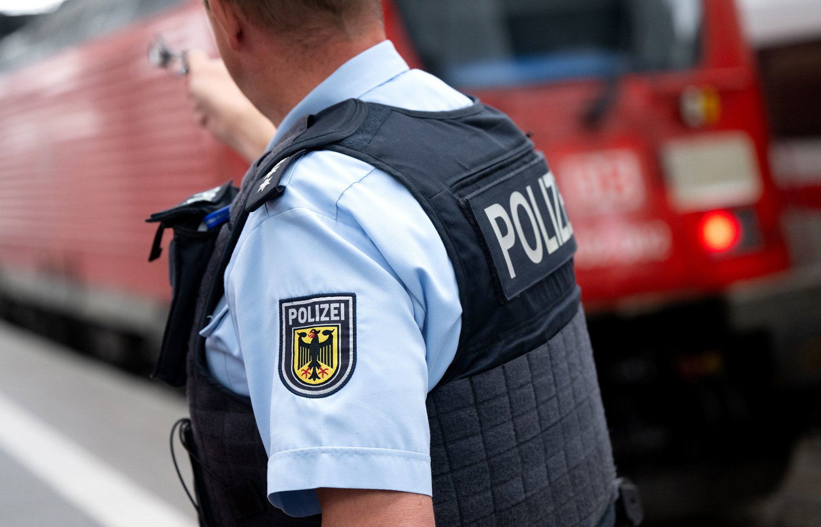 Eine Streife der Bundespolizei nahm den Mann vorläufig fest. (Symbolbild)