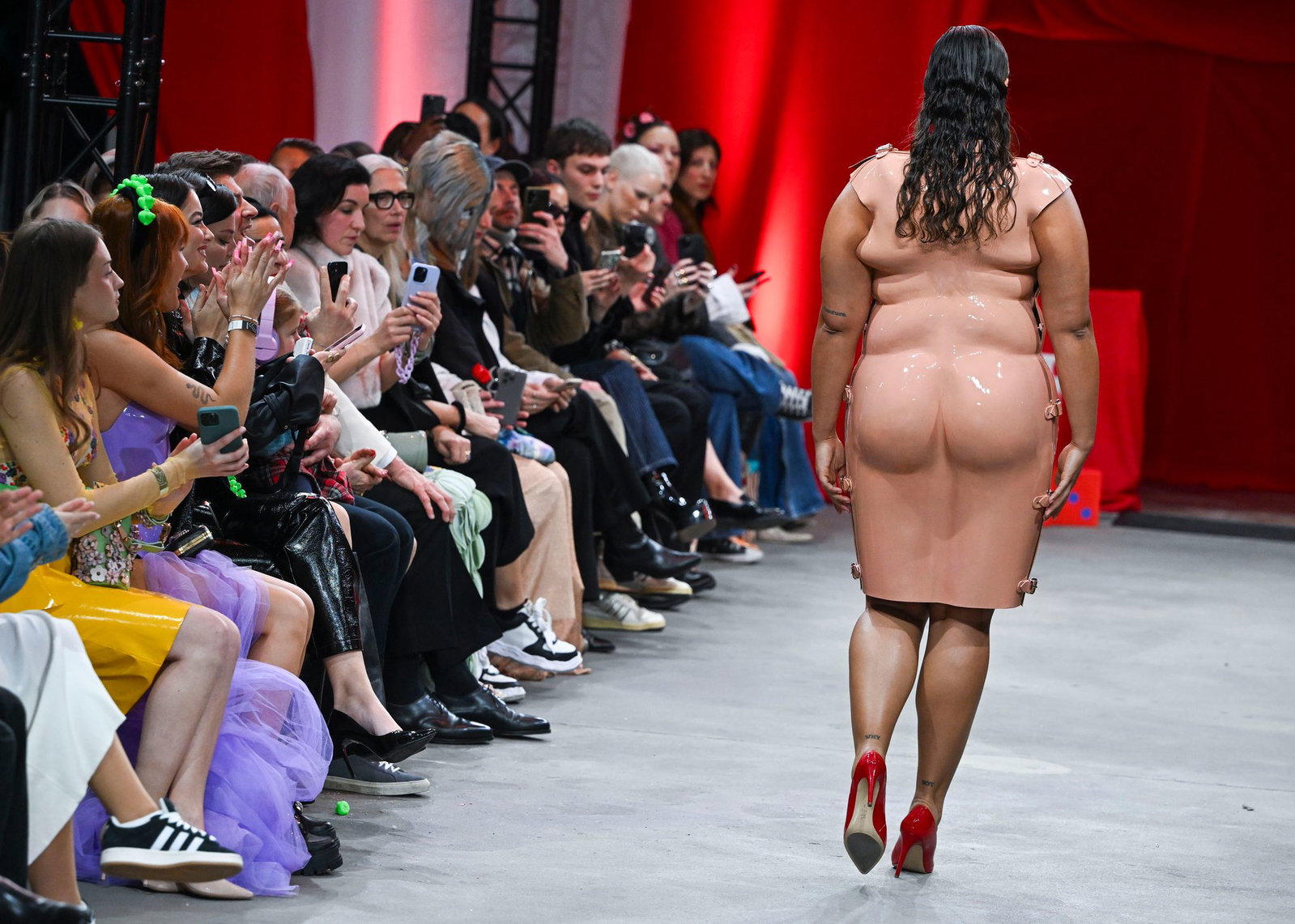 Trotz Body Positivity mussten Körper weiterhin klassischen Schönheitsnormen entsprechen. (Archivbild)