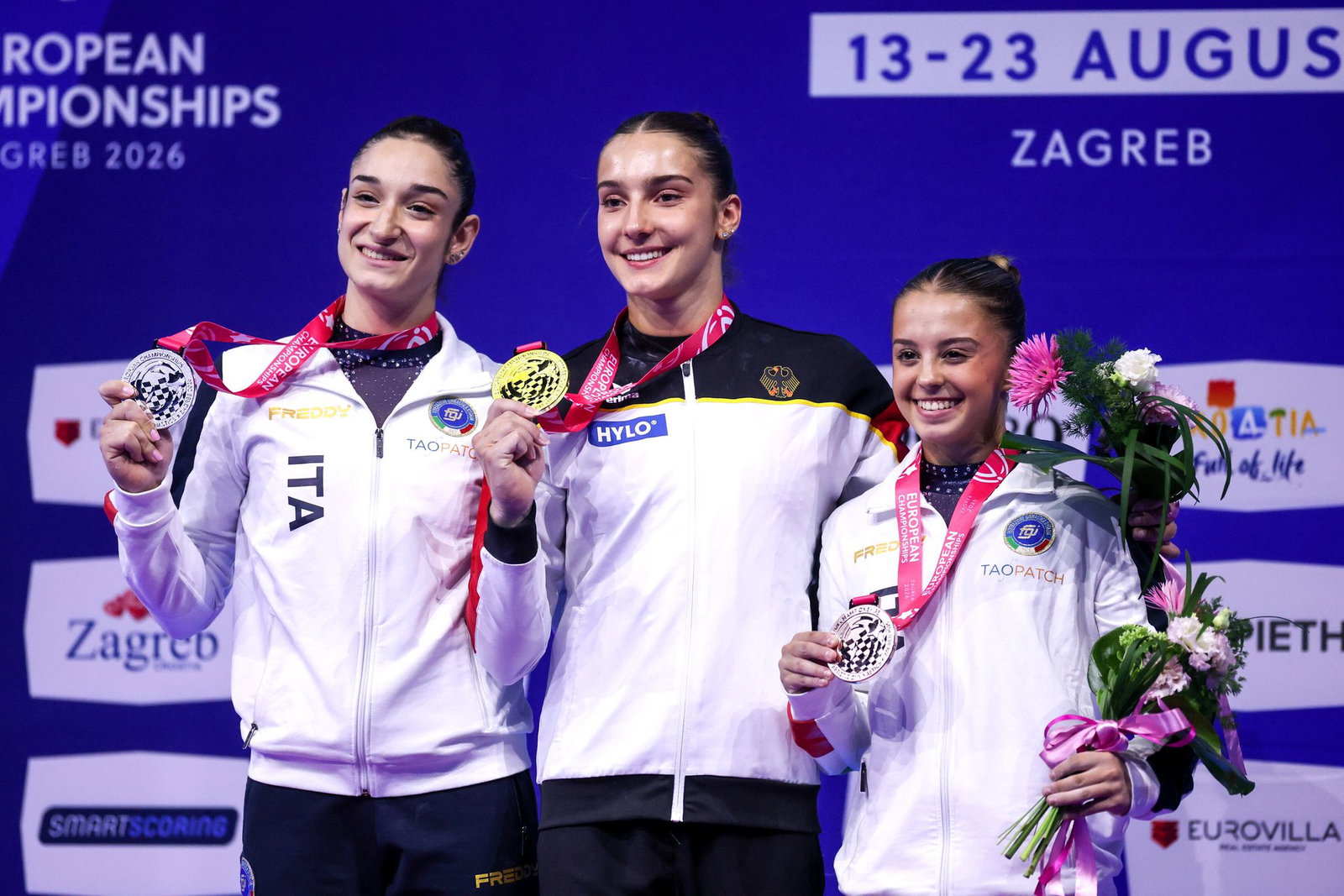 Stolzes Lächeln: Helen Kevric mit ihrer Goldmedaille.