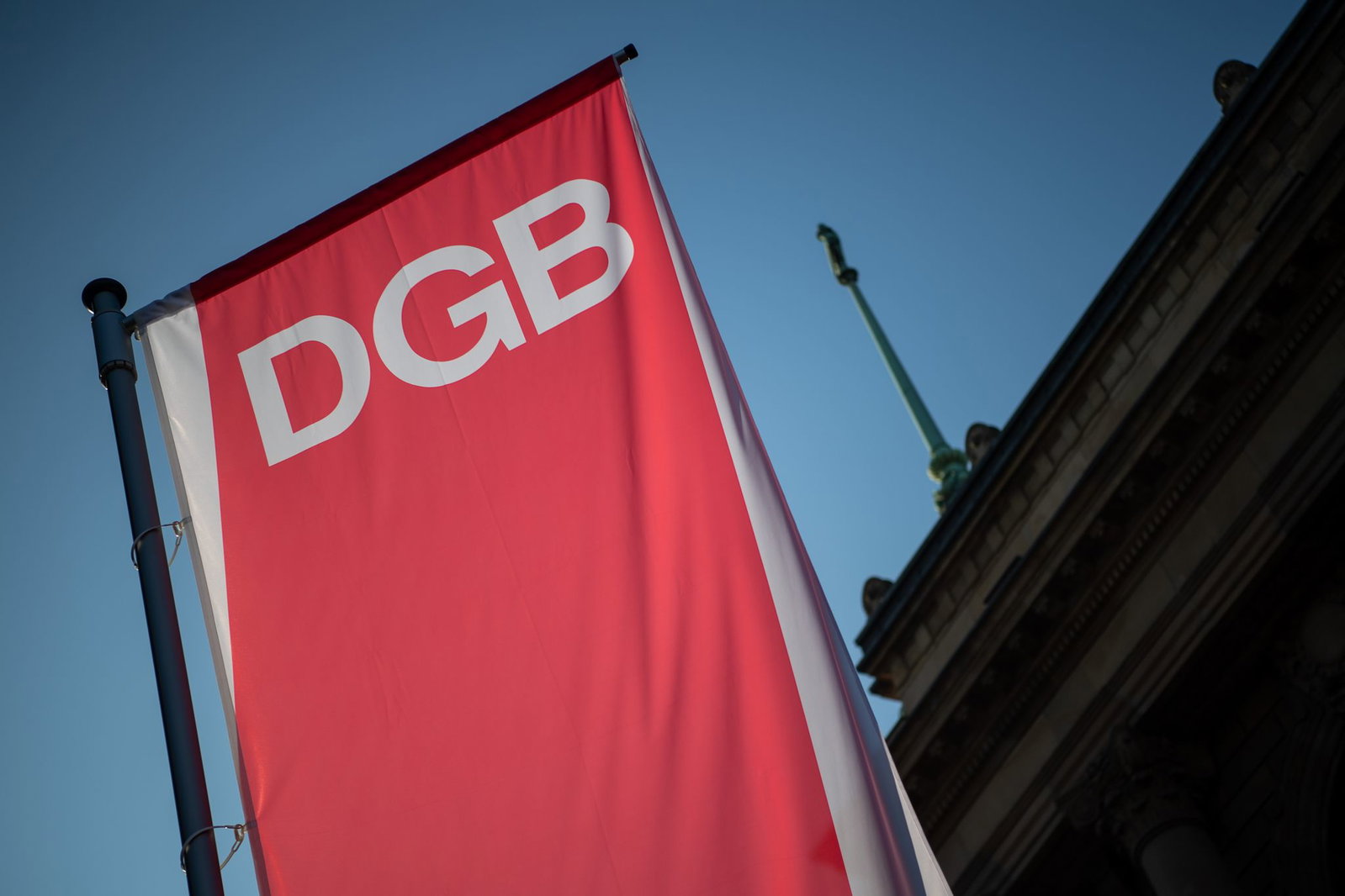 Der DGB nimmt die Landesregierung in die Pflicht. (Symbolbild)