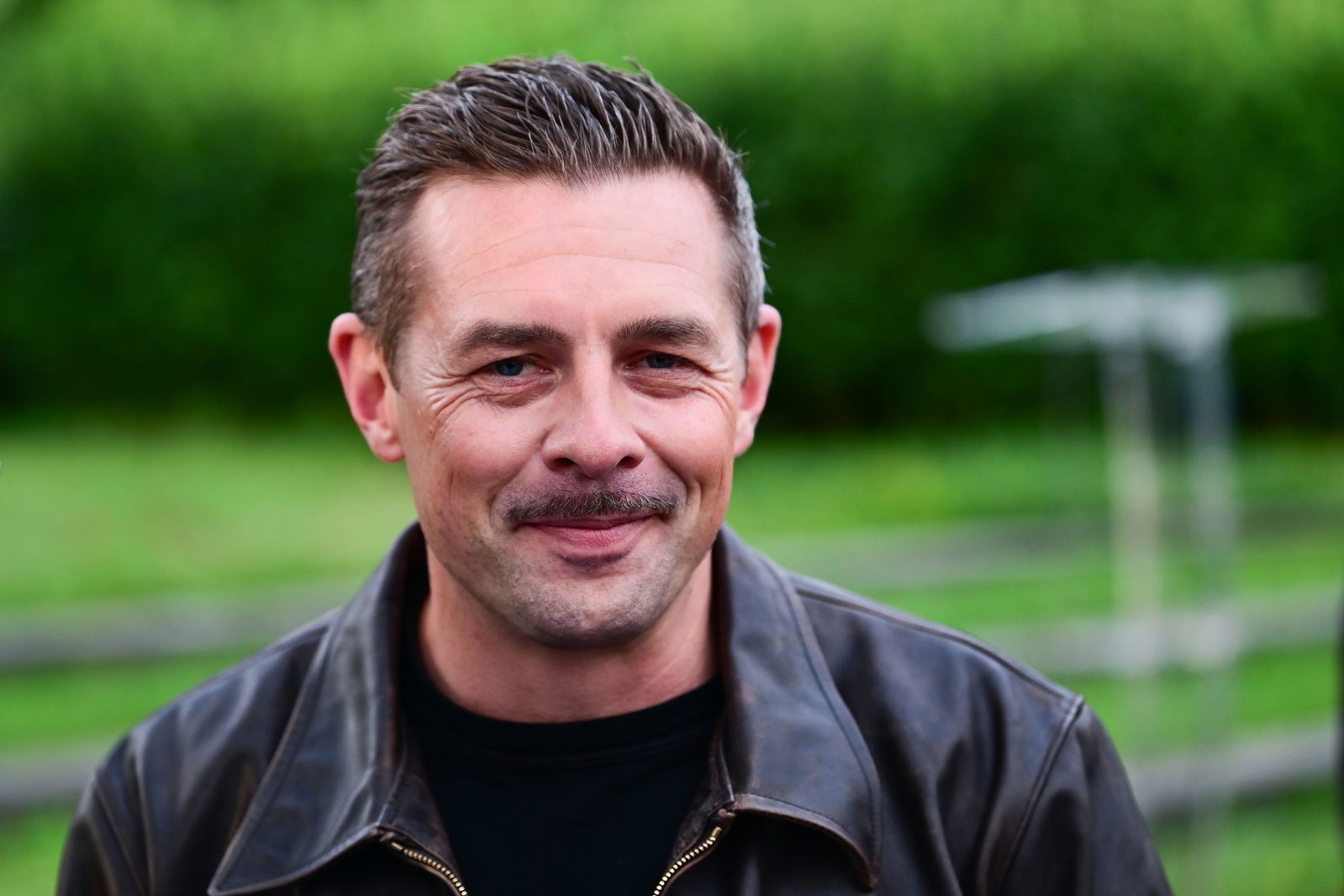 Entertainer Klaas Heufer-Umlauf will den Hang zum Prahlen von seinem Vater geerbt haben. (Archivbild)