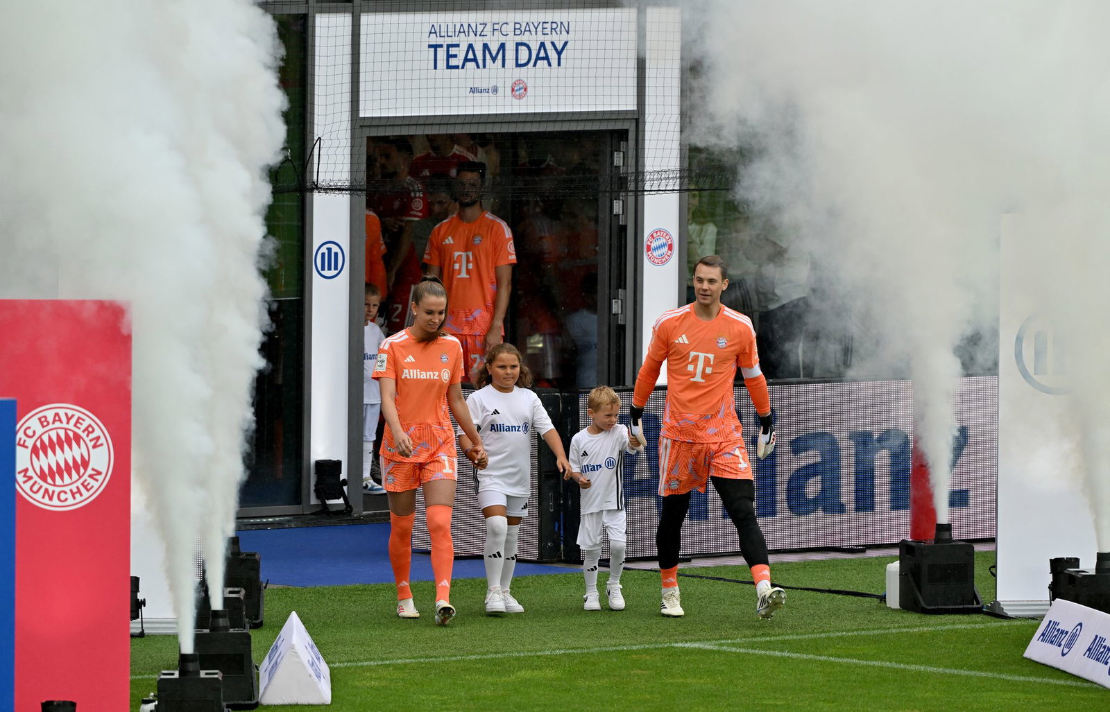 Der FC Bayern freute sich über Fan-Jubel beim Teamday.