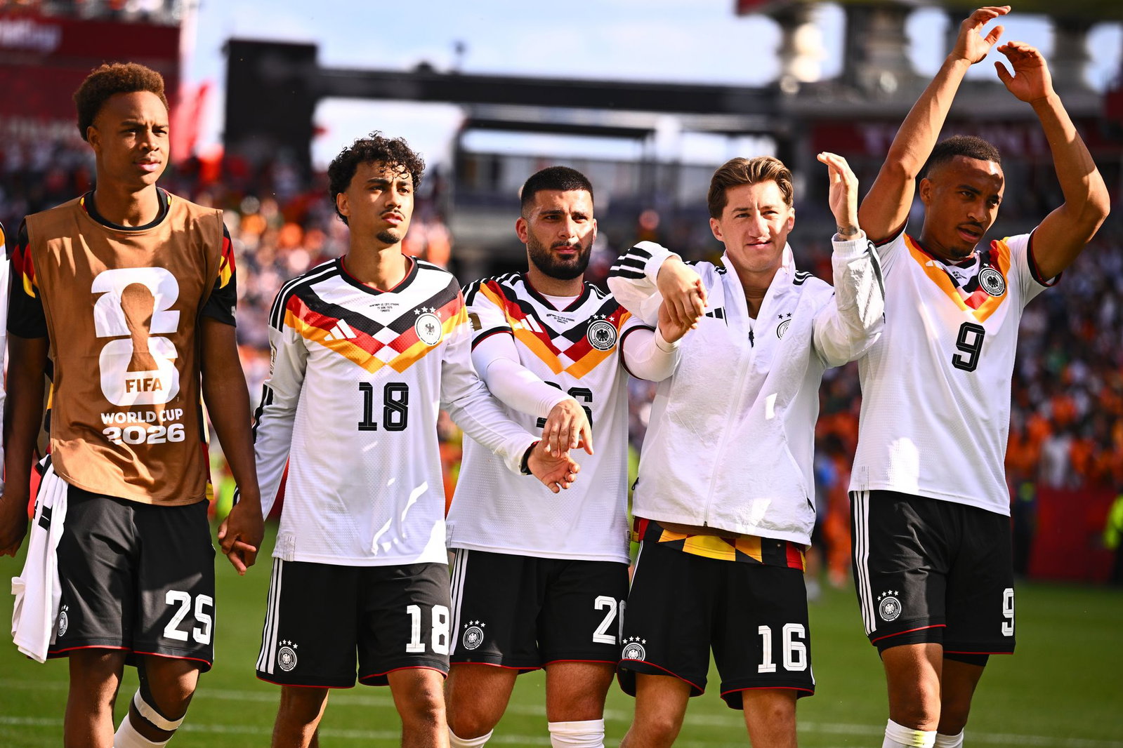 Da waren die VfB-Nationalspieler Leweling, Stiller und Undav (v.r.) noch bei der WM. 