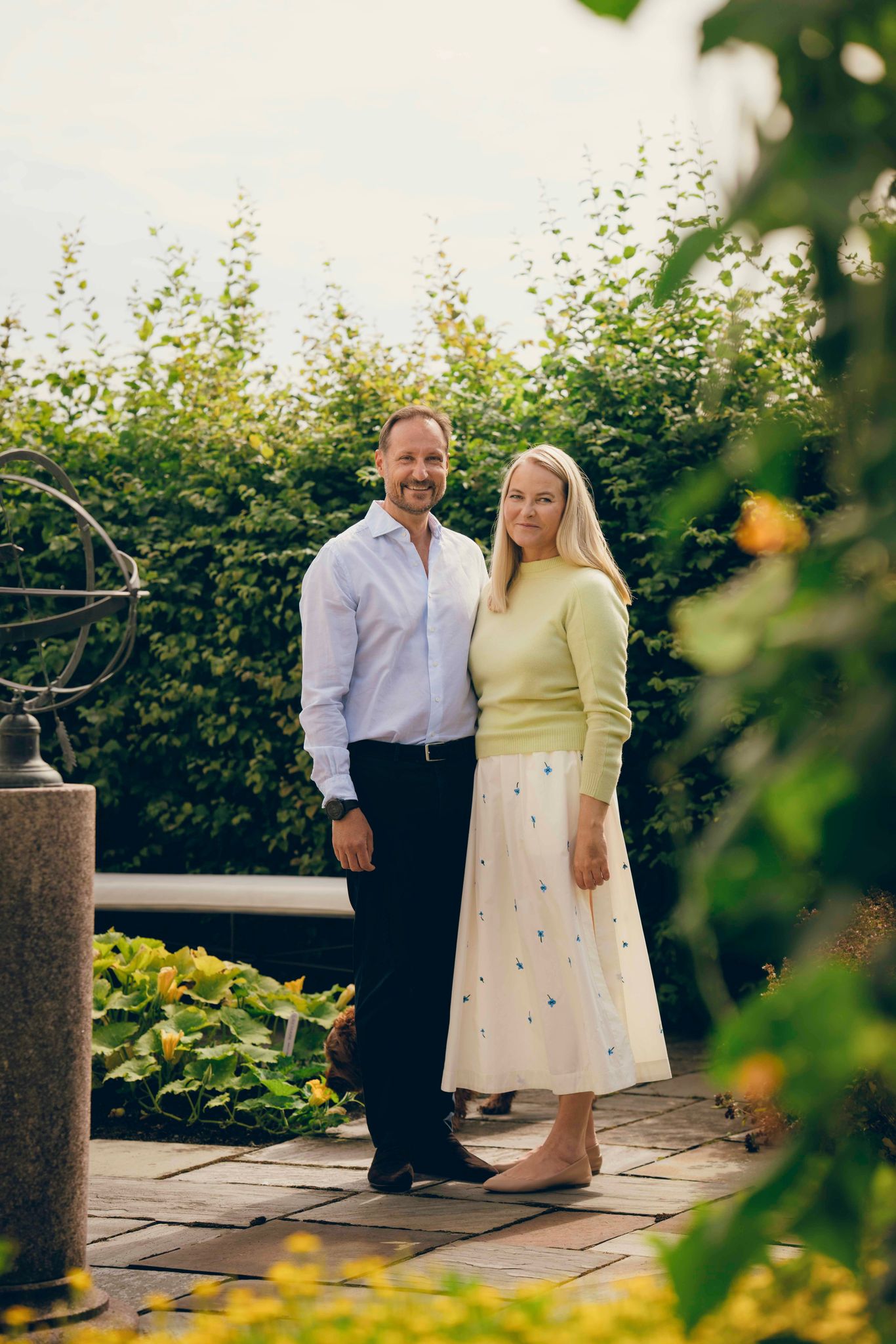 Sommerliches Bild zur Silberhochzeit: Haakon und Mette-Marit feiern 25 gemeinsame Jahre.