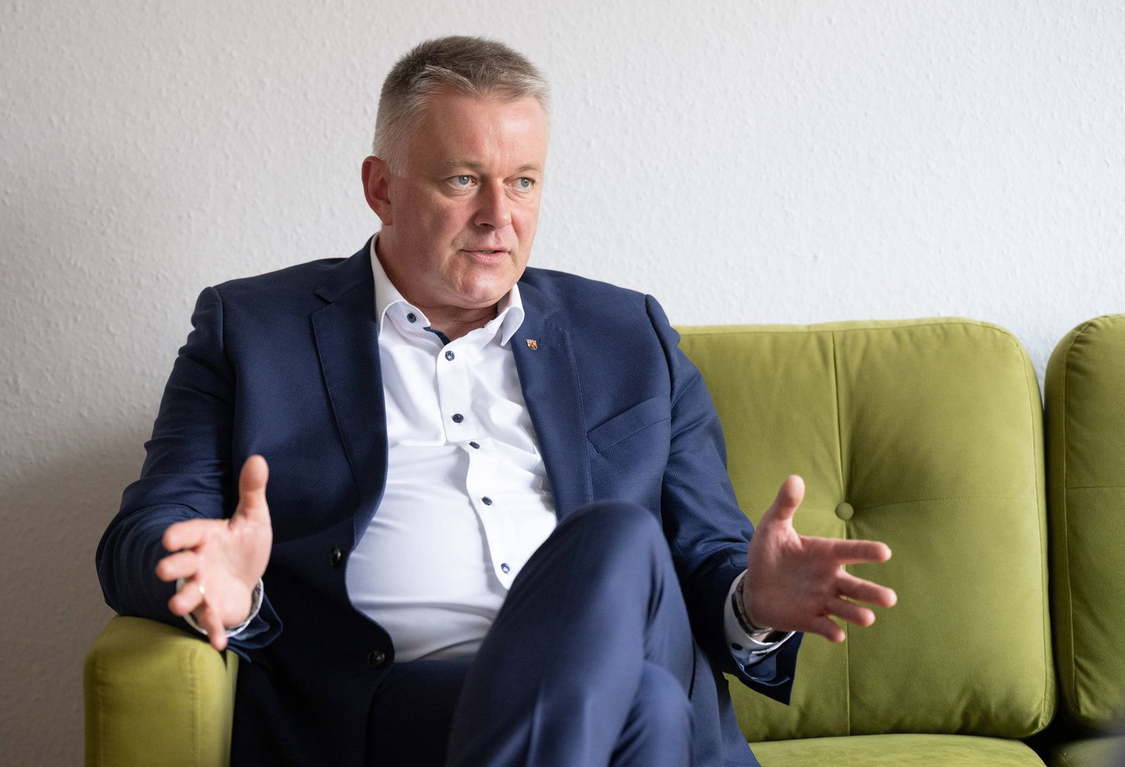 Der Liefer- und Transportweg über den Rhein ist für die rheinland-pfälzische Wirtschaft von großer Bedeutung. (Archivbild)