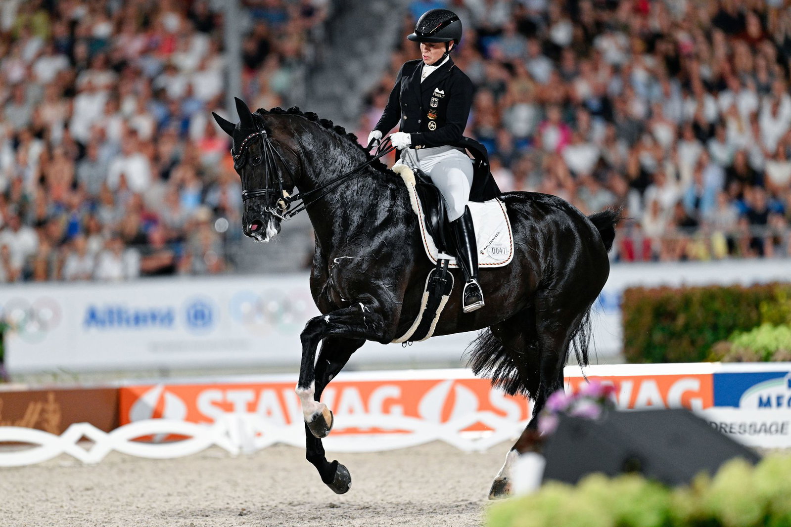 Isabell Werth verteidigt den Pferdesport gegen Kritiker. (Archivbild)