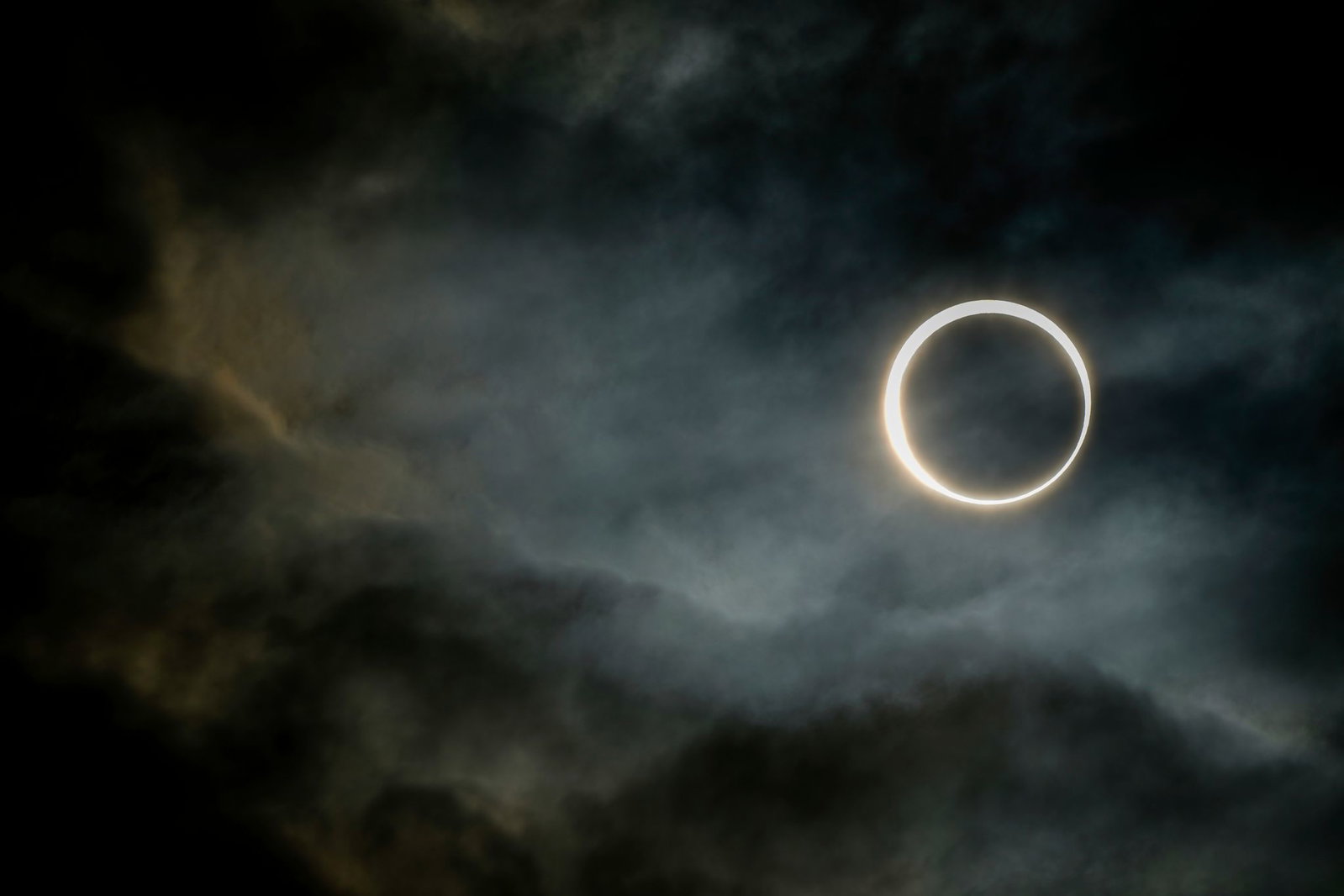 Eine totale Sonnenfinsternis gibt es nicht zu sehen, aber eine partielle. (Symbolbild)