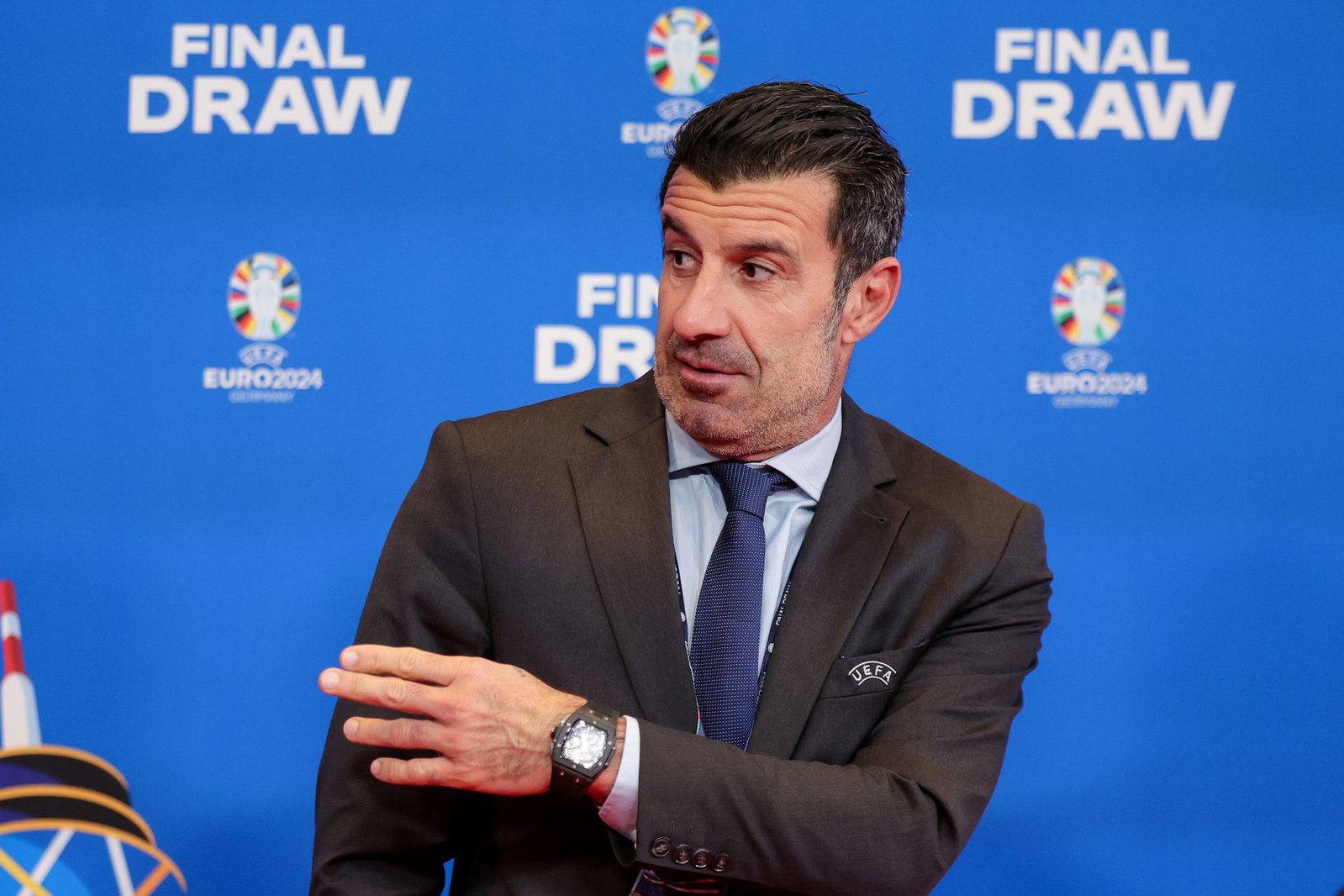 Luis Figo hat von Gianni Infantino die Schnauze voll. (Archivbild)