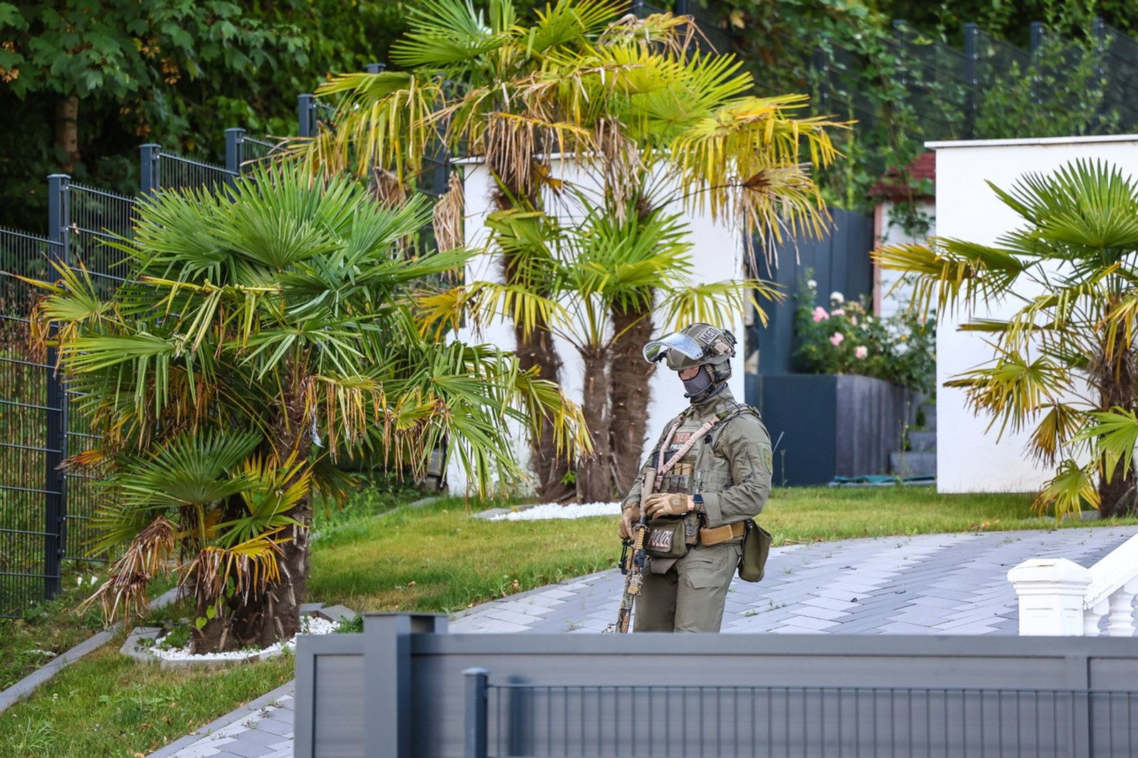 Eine Zoll-Spezialeinheit war in einer Villa in Hagen im Einsatz. 