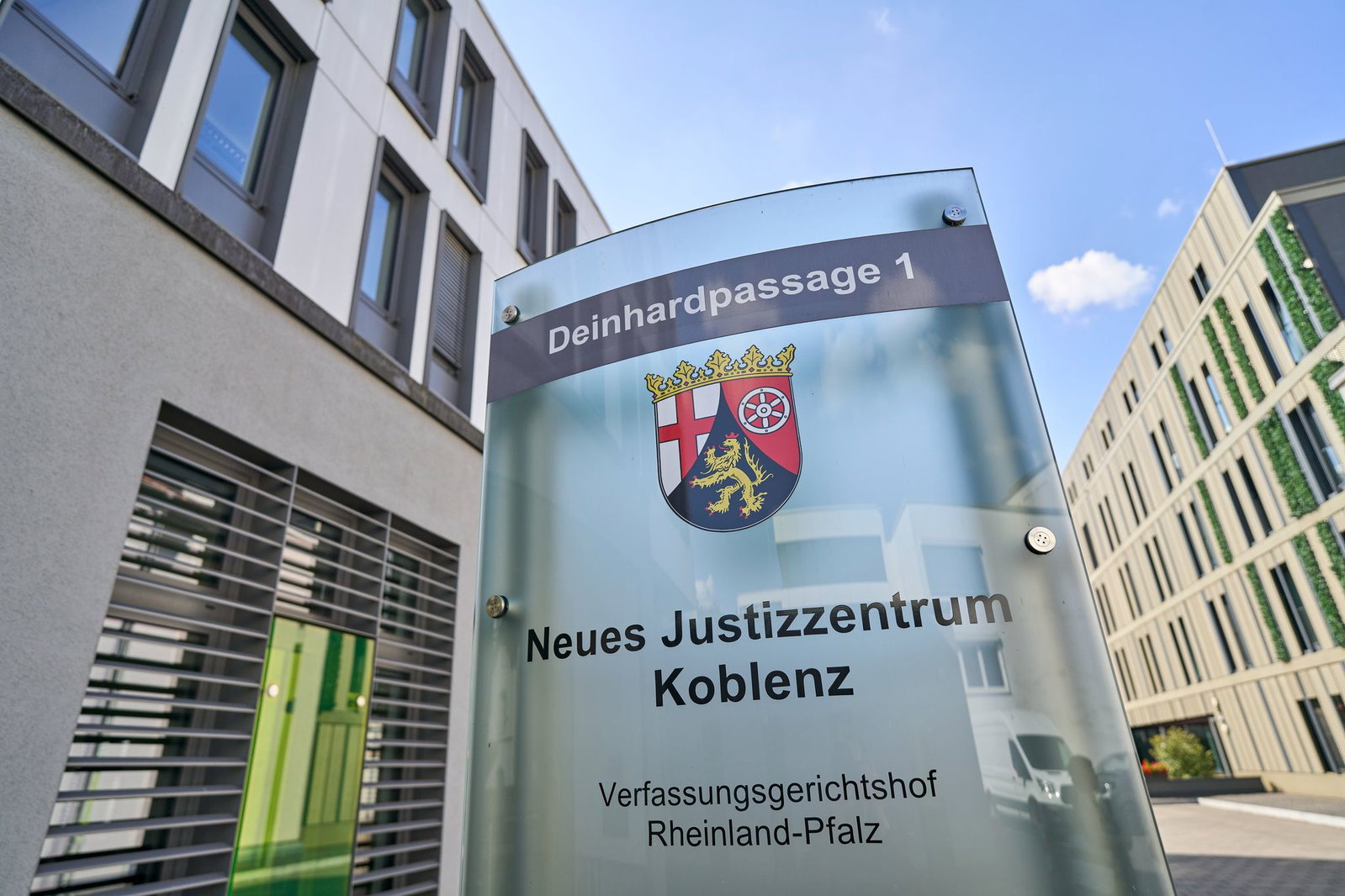 Der Verfassungsgerichtshof verhandelt über eine Beschwerde der AfD gegen ein Landtagsgesetz. 