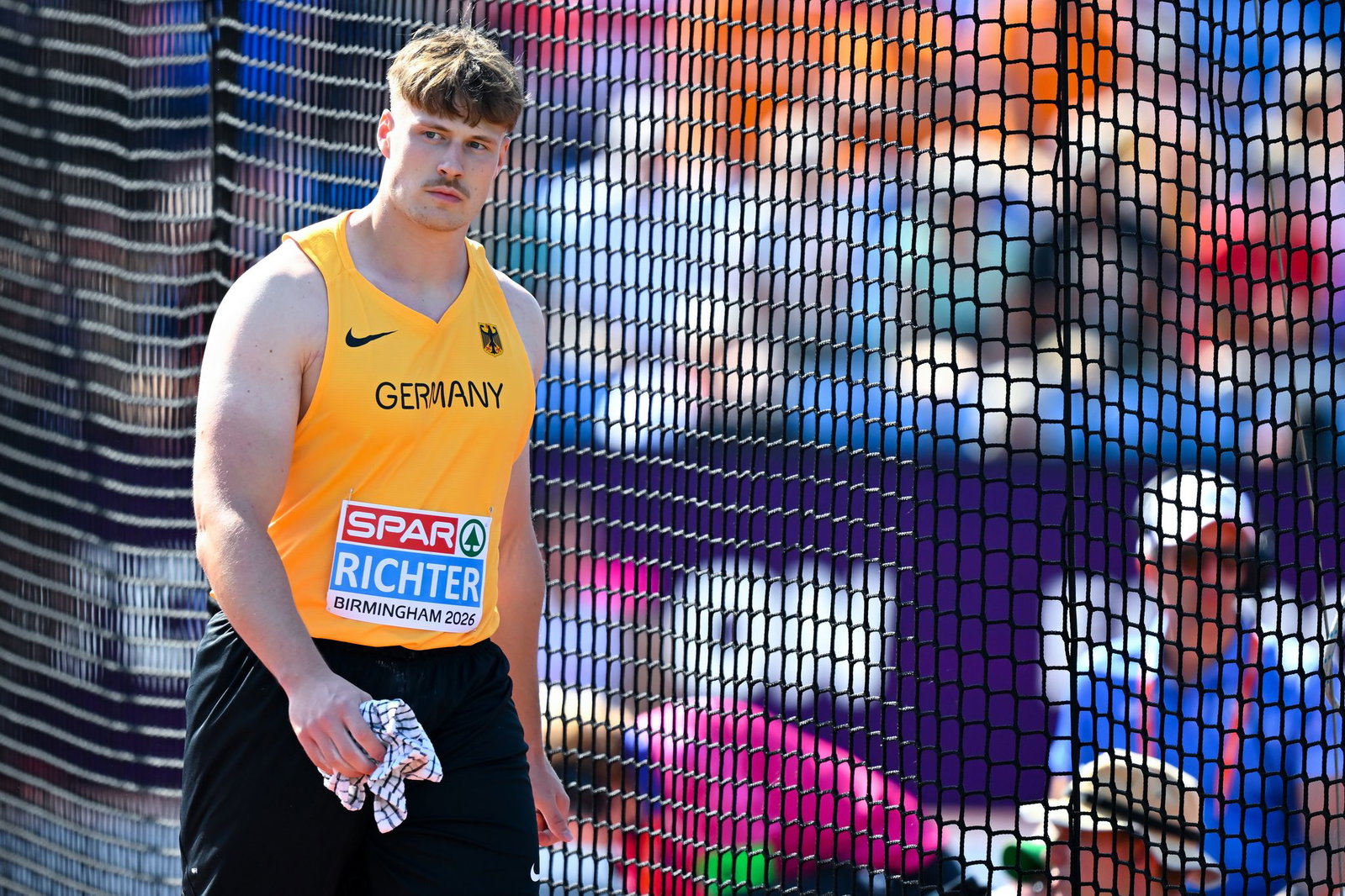 Steven Richter haderte nach der Diskus-Qualifikation mit sich.