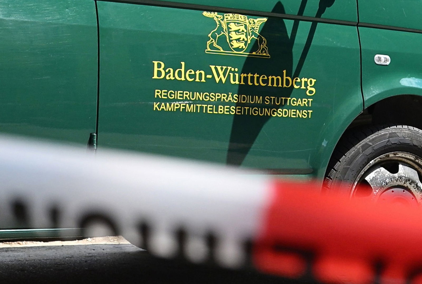 Kampfmittelexperten sollen den Fund begutachten. (Symbolbild)