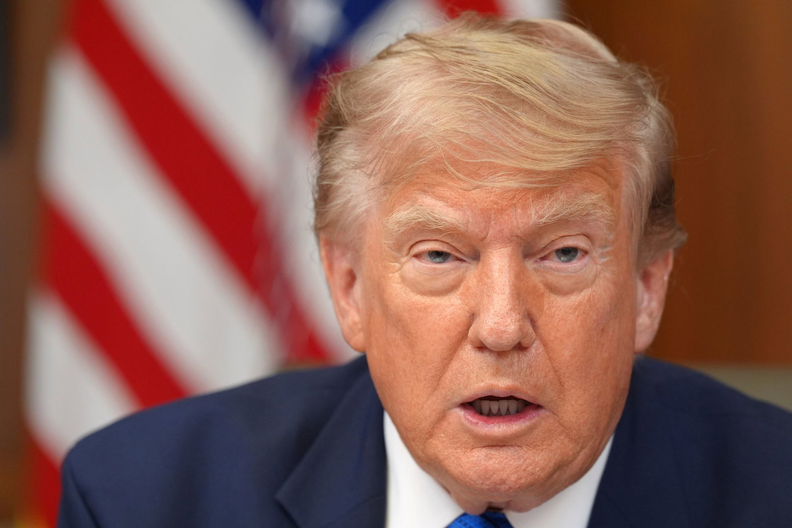 Trump kündigte weitere Angriffe auf den Iran an, wird aber nicht konkret.