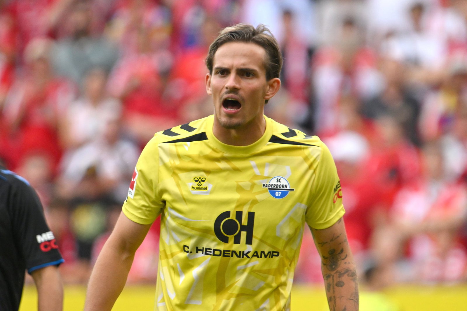 Feierte seine Bundesliga-Premiere: Nahuel Noll im Tor des SC Paderborn.