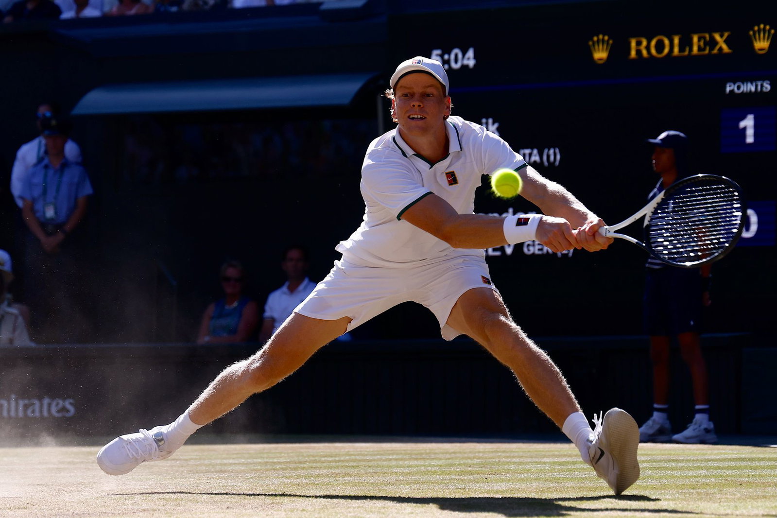 Der italienische Tennis-Star Jannik Sinner muss für die US Open ab. (Archivbild)
