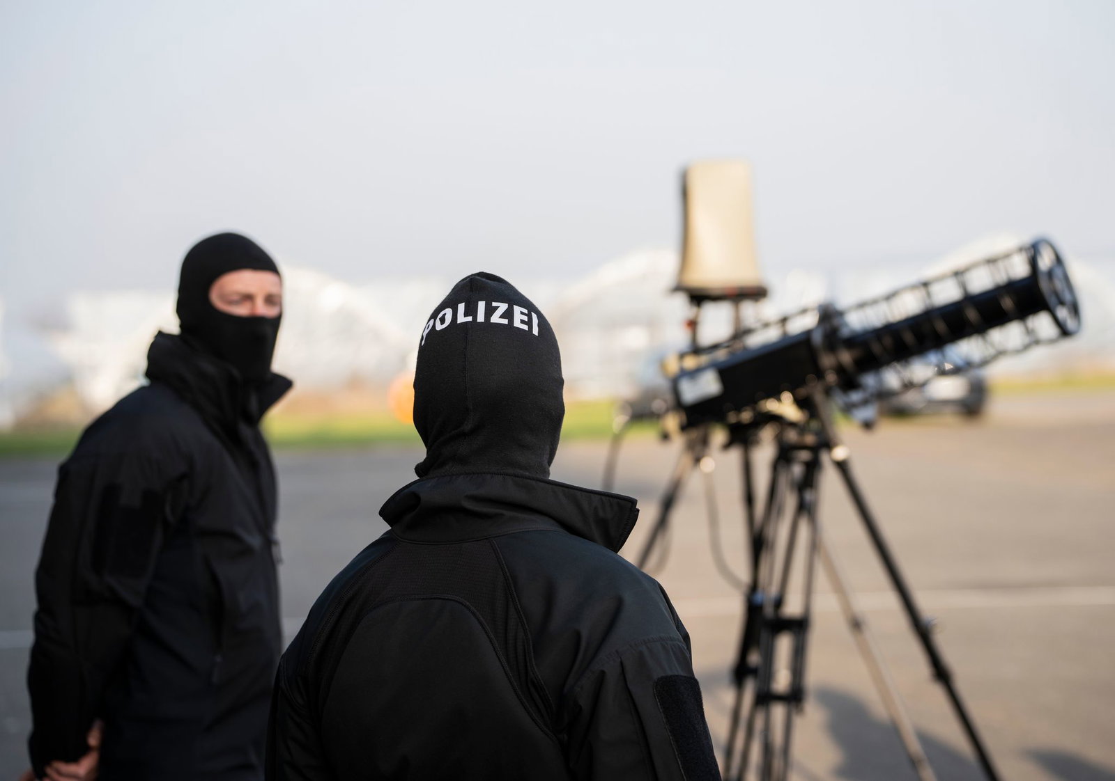 Die rheinland-pfälzische Polizei trainiert die Abwehr gefährlicher Drohnen schon länger. (Archivbild)