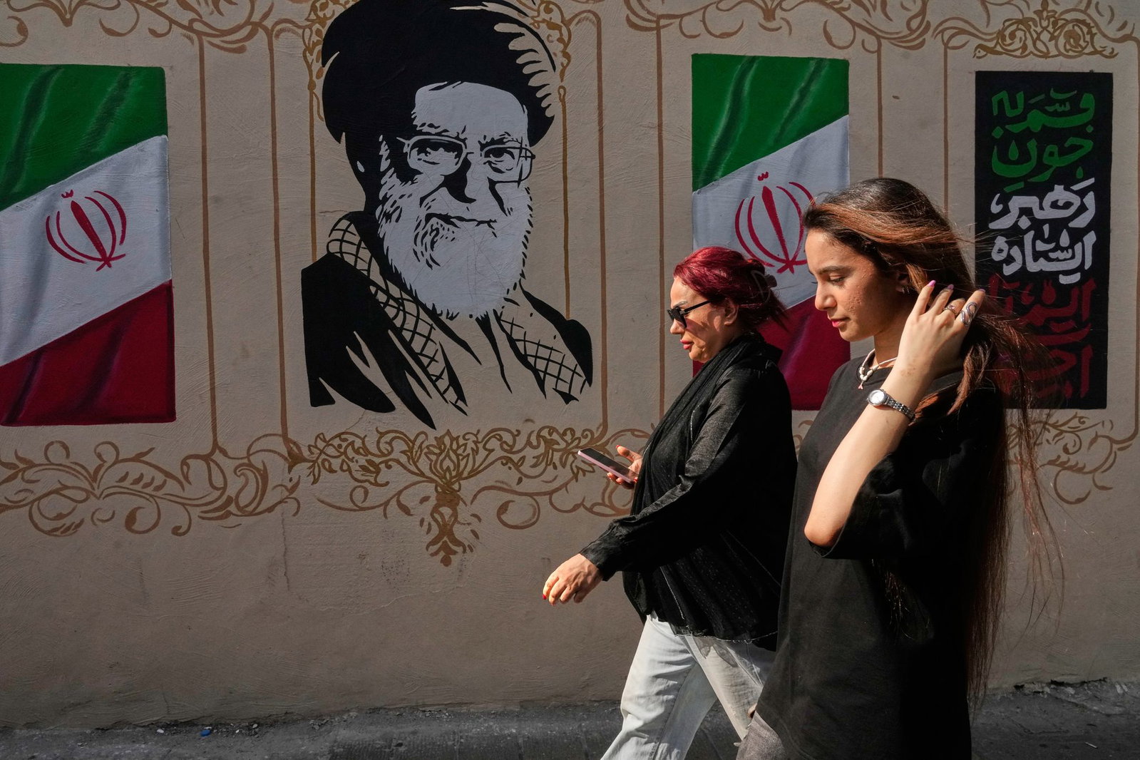 Trotz Irans ausgeklügelten Systems zur Umgehung von Sanktionen bekommt die Bevölkerung die wirtschaftliche Schieflage in Form gestiegener Preise deutlich zu spüren. (Archivbild)