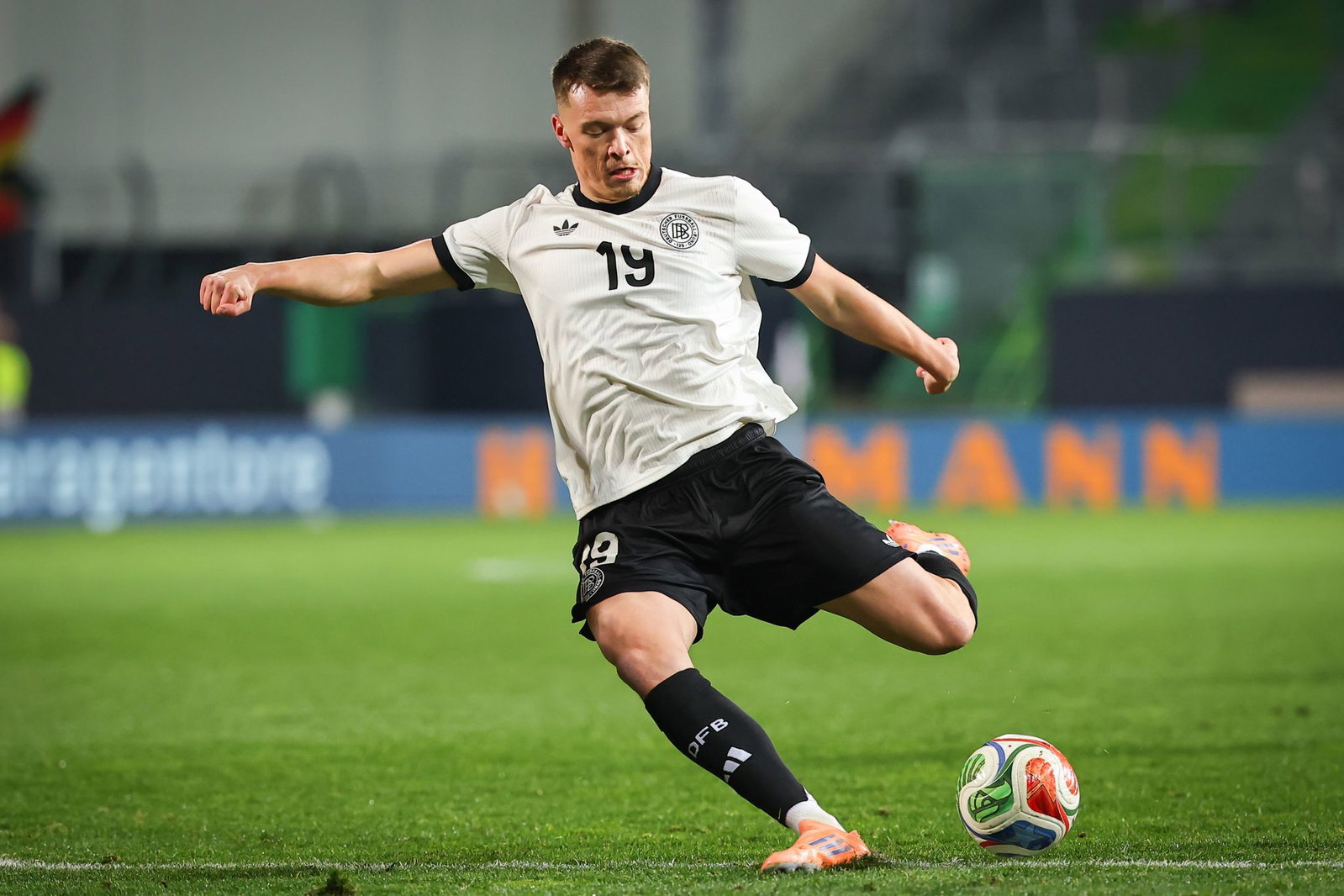 Stuttgarts neuer Torjäger Dzenan Pejcinovic darf auf eine Beförderung von der U21-Nationalmannschaft in Klopps A-Team hoffen. (Archivbild)
