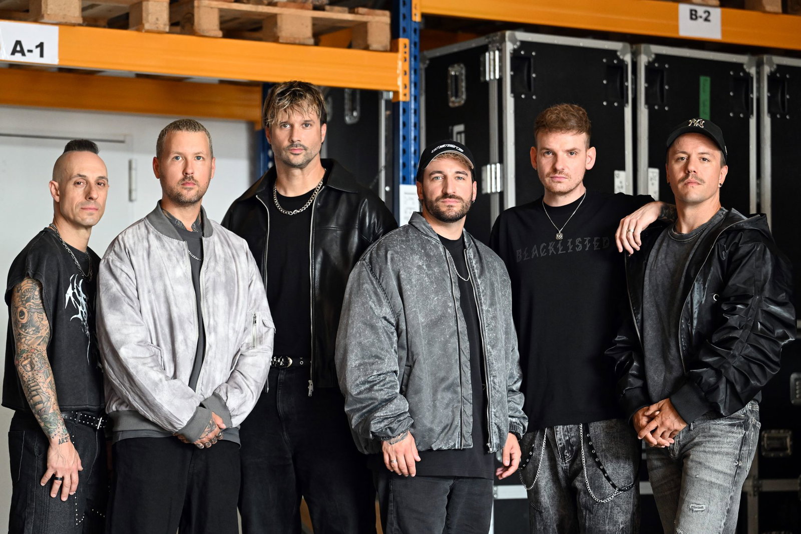 Die Gruppe um das Front-Duo Kevin Ratajczak und Nico Sallach ist bekannt für ihren Mix aus Metal und allem, was die Musikindustrie sonst noch so hergibt.