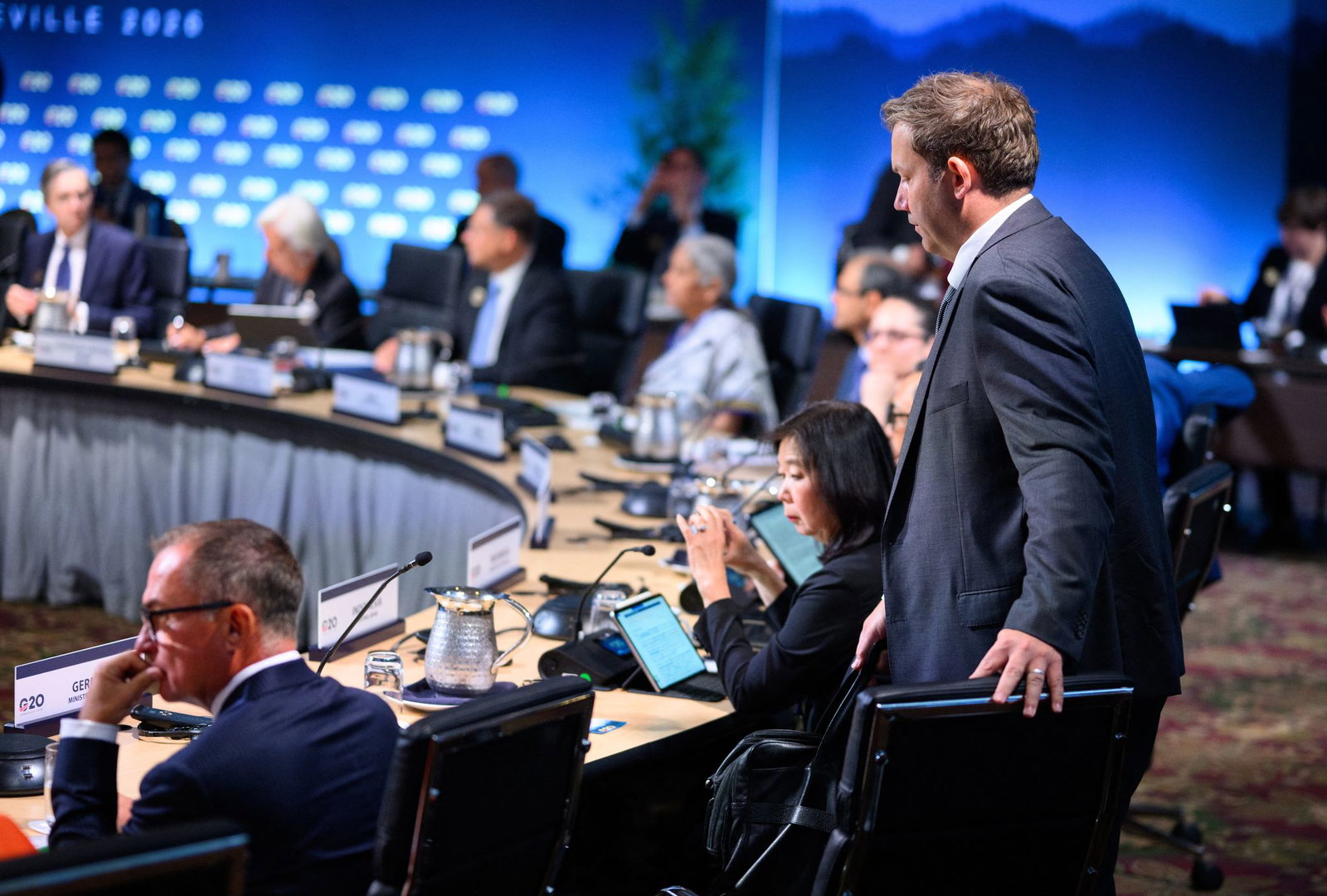 Die Finanzminister bereiten den Gipfel der Staats- und Regierungschefs im Dezember vor. 