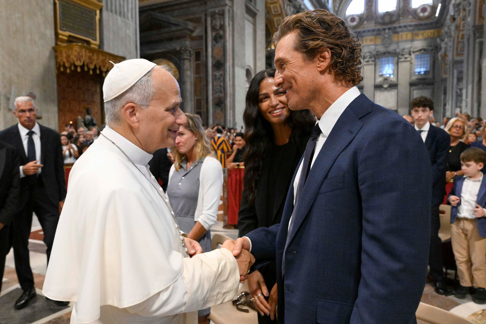 Oscar-Preisträger Matthew McConaughey gab Papst Leo XIV. im Petersdom die Hand. (Archivbild)