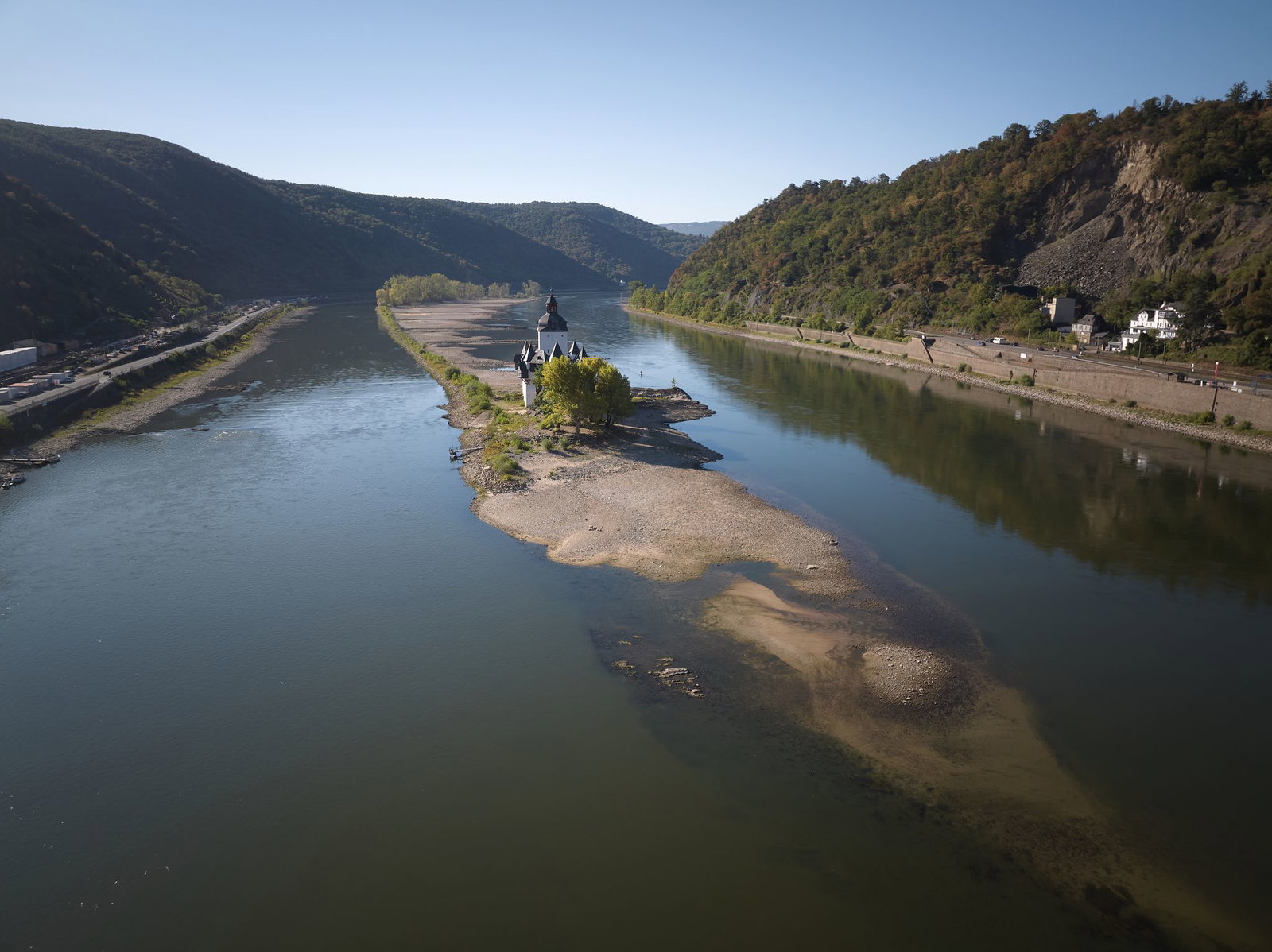 Trockenheit und hohe Temperaturen haben den Pegelstand sinken lassen. (Archivbild)