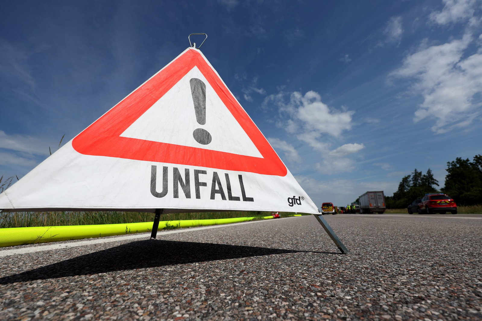 Wegen eines Unfalls ist die A6 in Richtung Heilbronn voll gesperrt. (Archivbild)