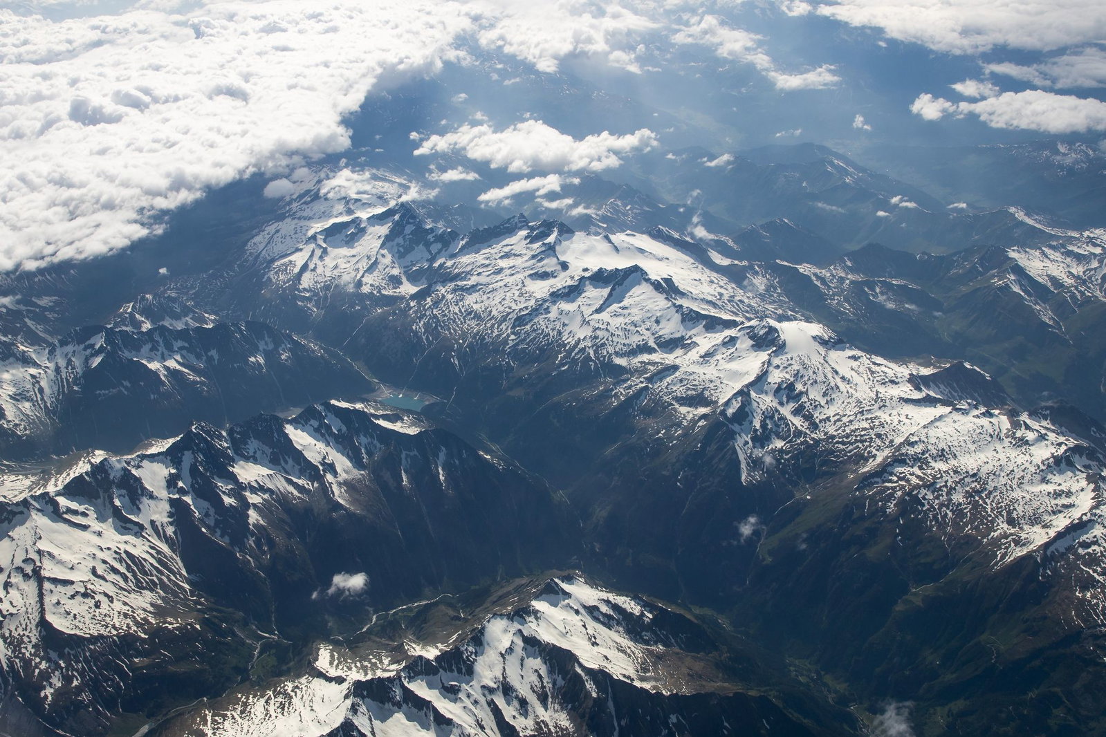 In den Zillertaler Alpen verunglückte ein Mann aus Hessen tödlich. (Archivbild)