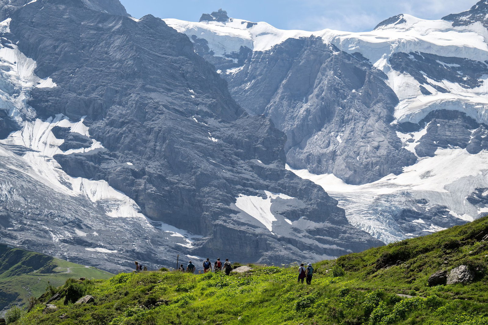 «Ein Problem ist vor allem, dass die Hitzewellen so lange angehalten haben», sagt Severin Karrer, Fachleiter für Ausbildung, Bergsport und Sicherheit im Sommer beim Schweizer Alpen-Club (SAC).