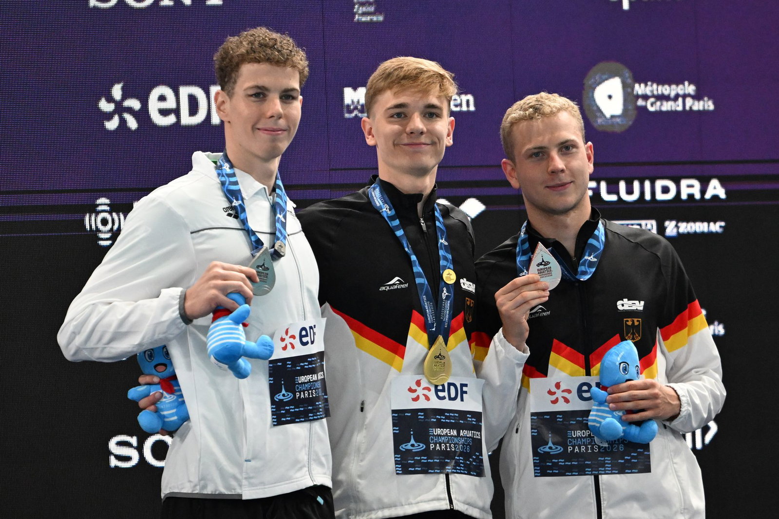 Johannes Liebmann (M) und Oliver Klemet (r) sind auch über 400 Meter wieder Konkurrenten.