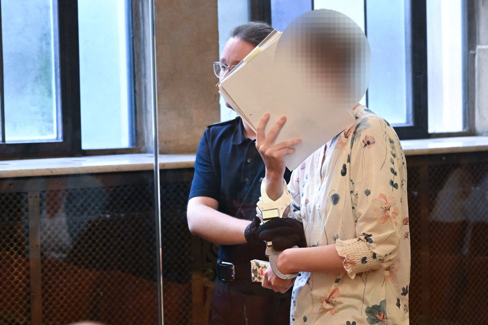 Die Staatsanwaltschaft wirft der Frau versuchten Mord vor. 
