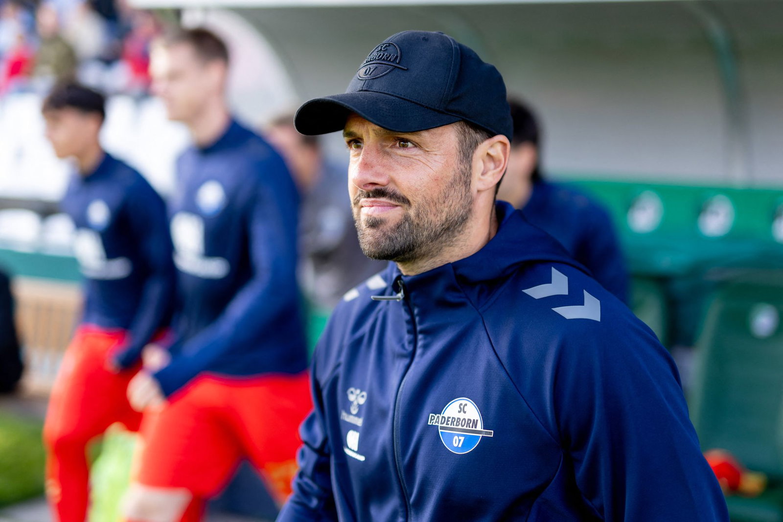 Vor seinem Bundesliga-Debüt als Trainer: Ralf Kettemann vom SC Paderborn 07. 
