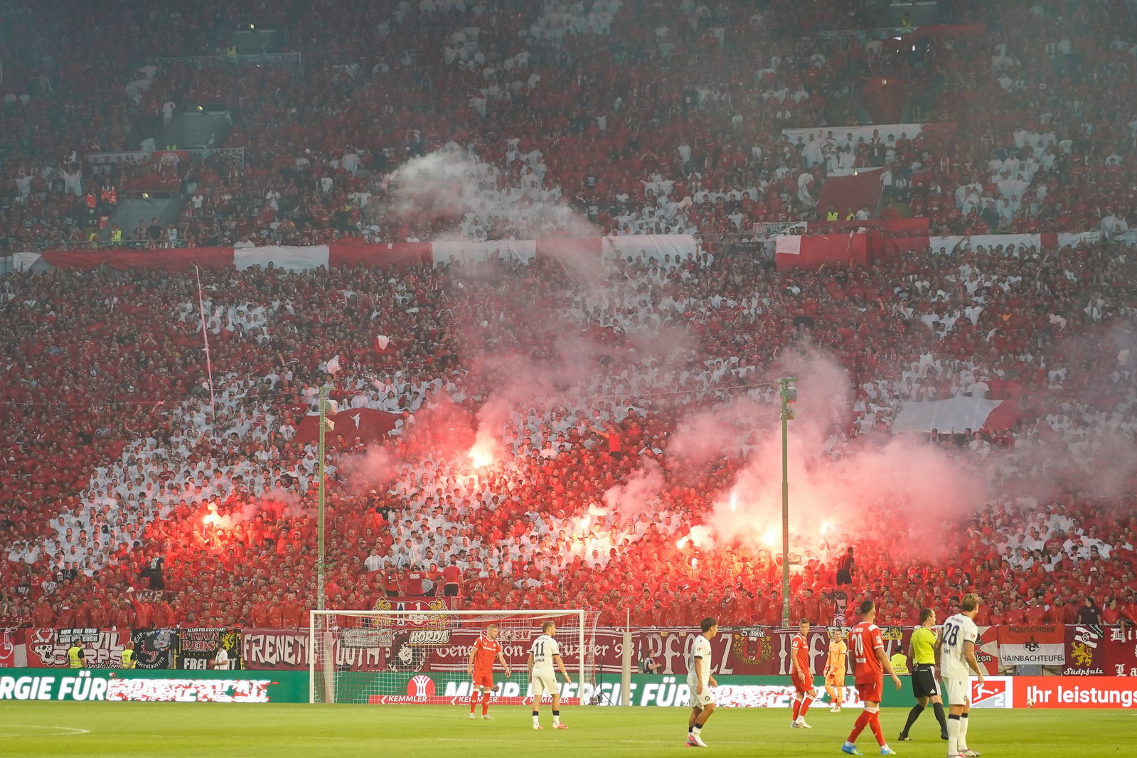 Im Südwest-Derby gab es viele Emotionen auf den Rängen.