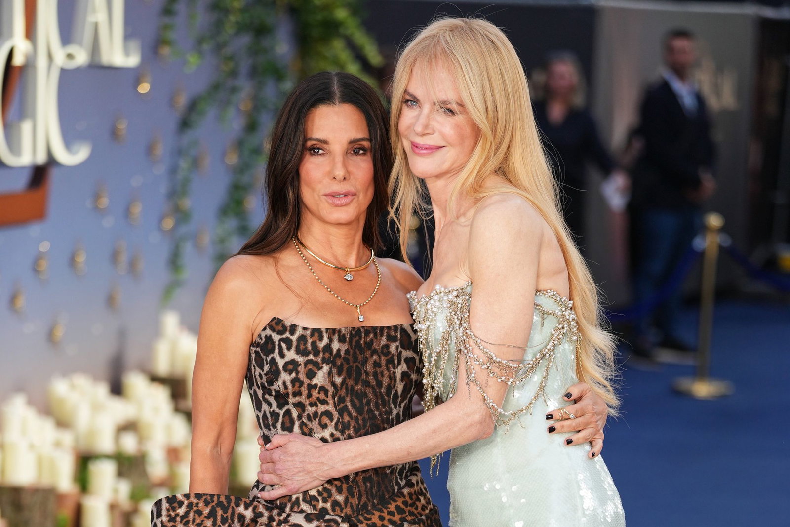 Sandra Bullock und Nicole Kidman kehren als Hexen-Schwestern auf die Leinwand zurück. 