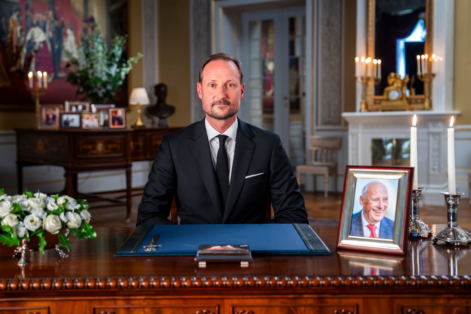 In seiner ersten Rede als neuer König wurde Haakon VIII. emotional.