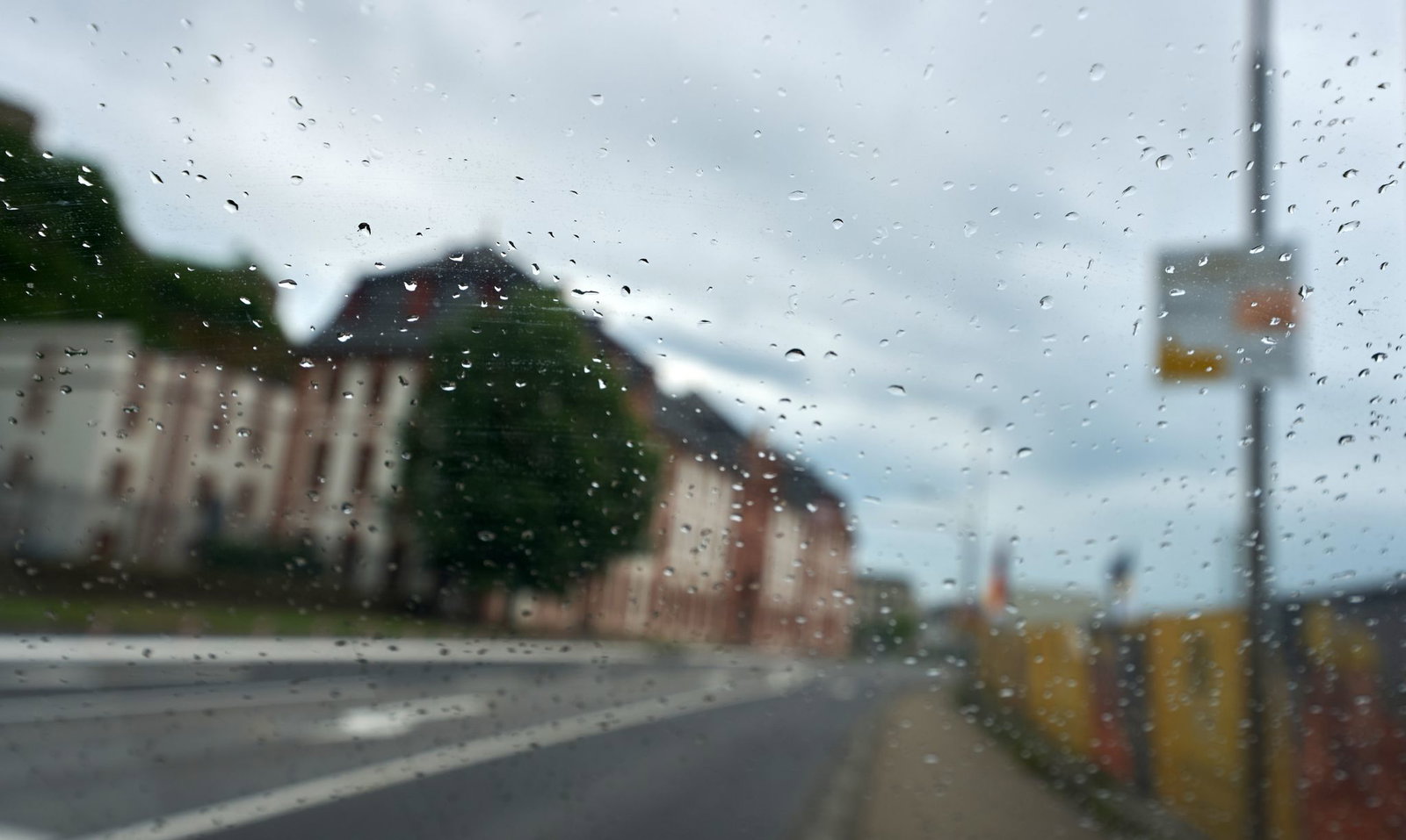 Regen gibt es die nächsten Tage immer wieder. (Archivbild)