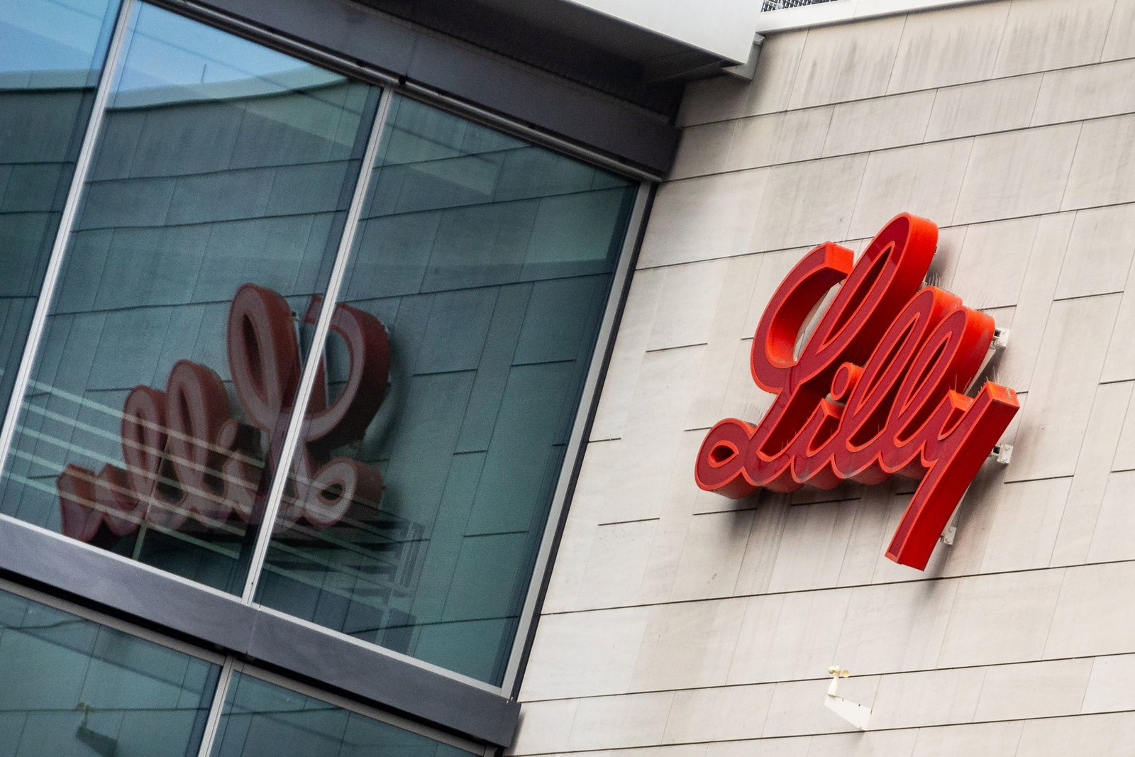 US-Pharmakonzern Eli Lilly hält an seiner Kritik an den Sparplänen der Bundesregierung im Gesundheitswesen fest. (Archivbild) 