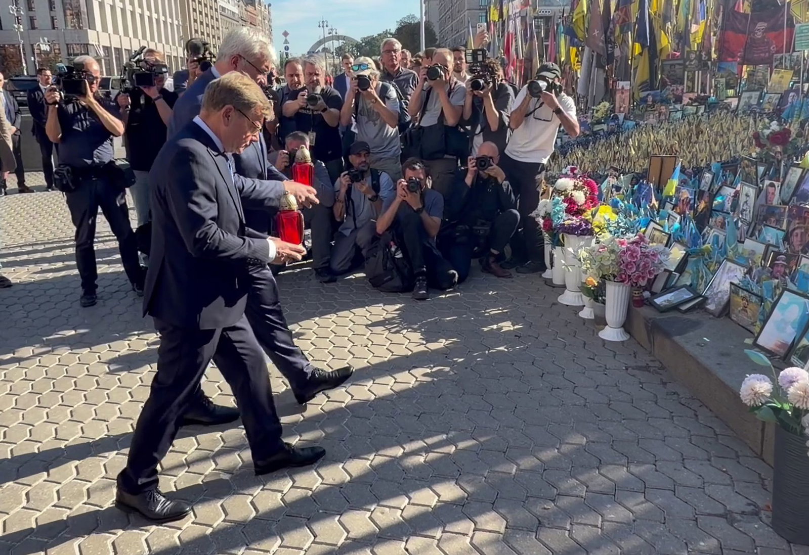 Das Gedenken an die Gefallenen auf dem Maidan-Platz stand ganz am Anfang des Besuchs.