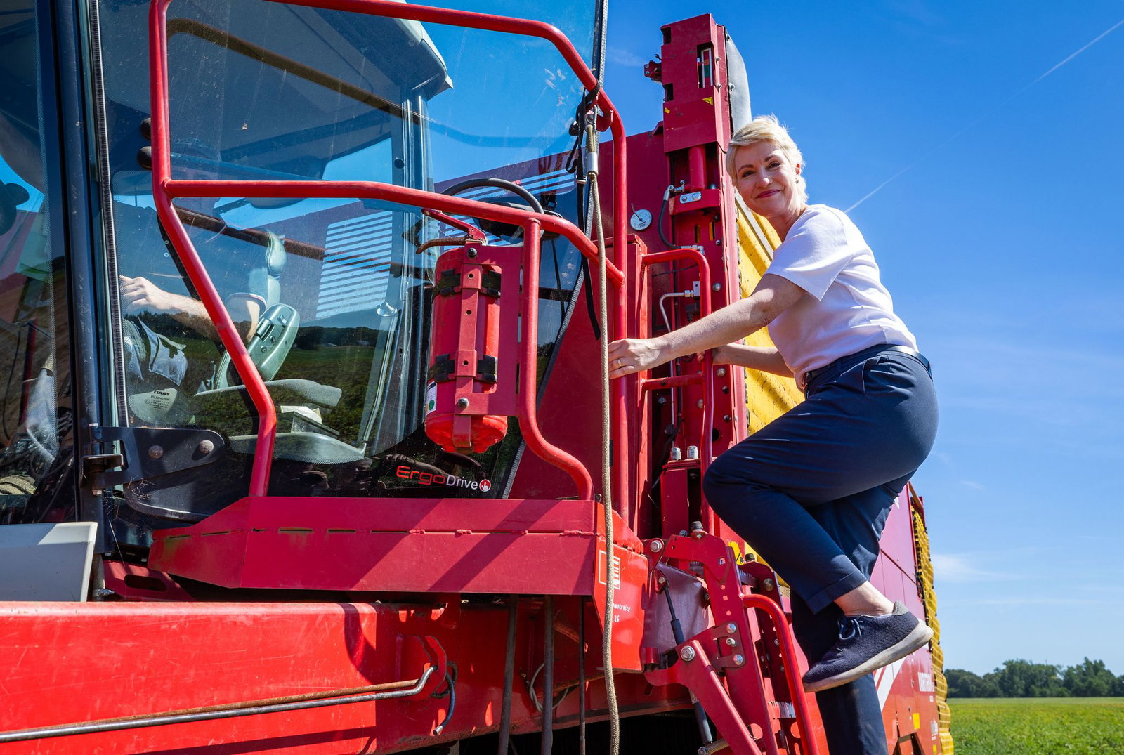 Schwesig gibt sich auf ihrer Wahlkampftour als Garant für Stabilität und Demokratie gegen die AfD - und verärgert damit auch andere politische Parteien.