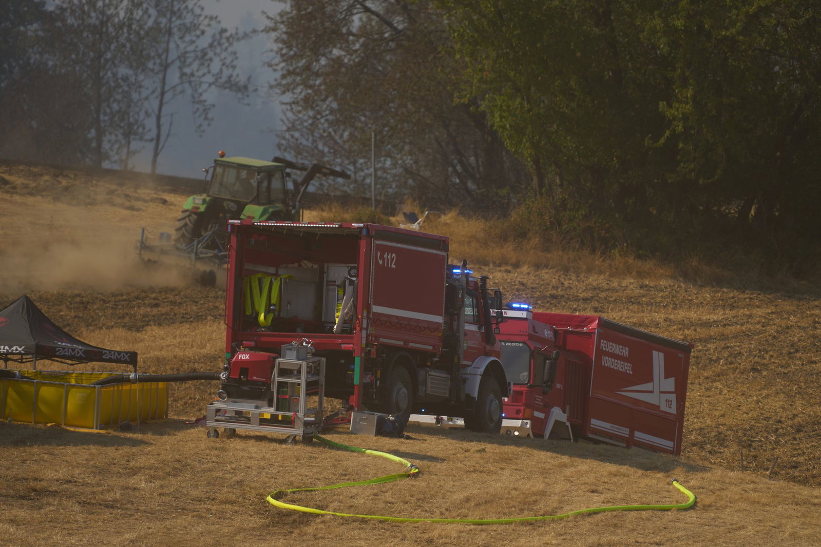 Feuerwehr erzielt Fortschritte. 