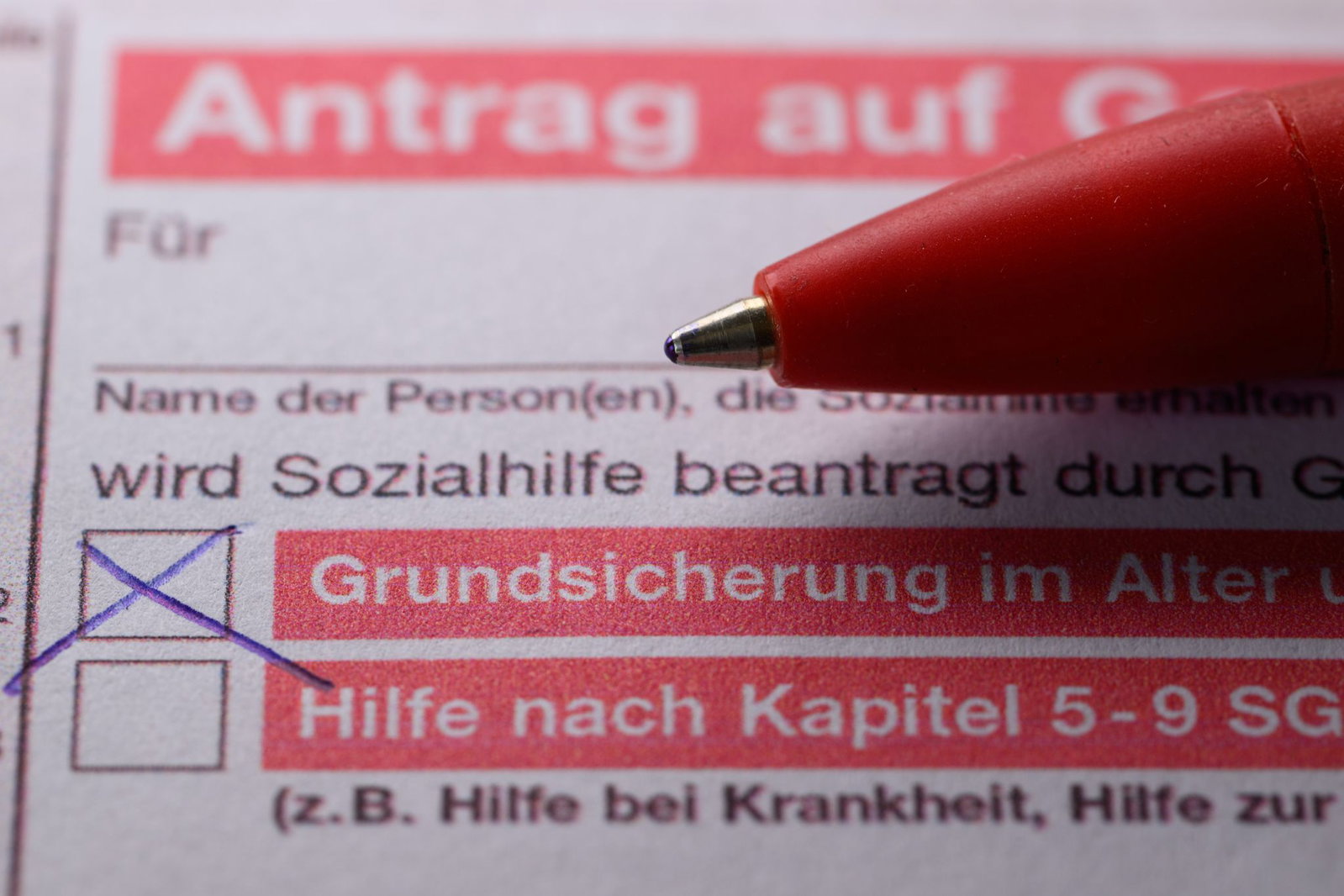 Der Großteil der Ausgaben floss in die Grundsicherung im Alter und Leistungen bei Erwerbsminderung. (Symbolbild)
