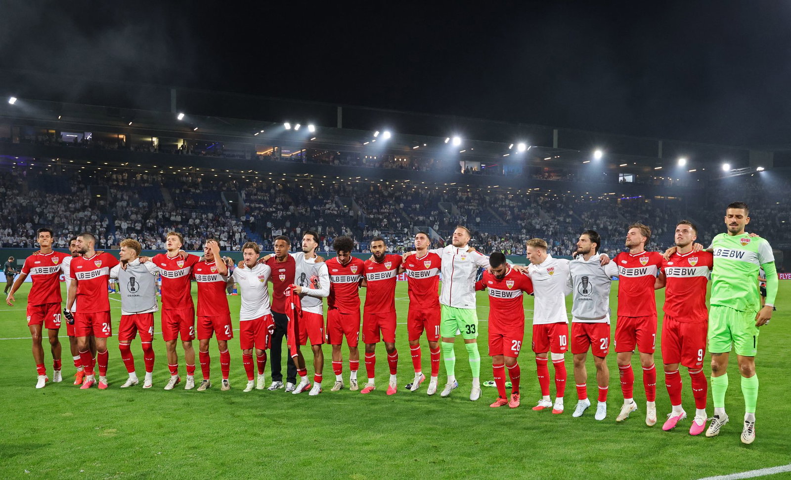 Stuttgarter Jubel nach dem Pokal-Erfolg in Rostock.